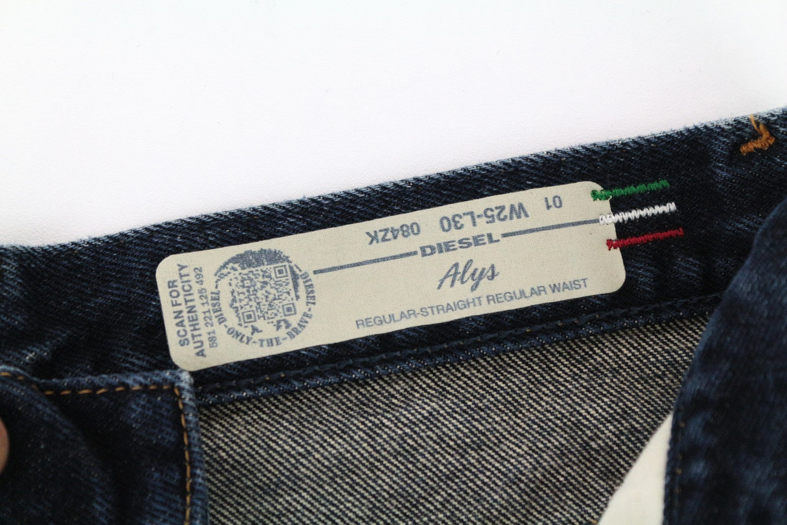 DIESEL Alys 084ZK W25/L30 tiesūs džinsai mėlyni skalbtos medvilnės moterims 