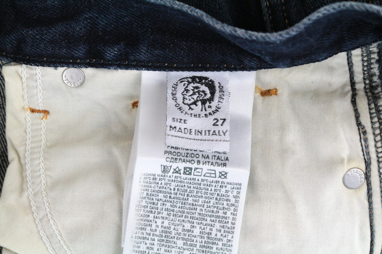 DIESEL Alys 084ZK W27/L30 Tamsiai mėlyni tiesūs džinsai moterims iš grynos medvilnės