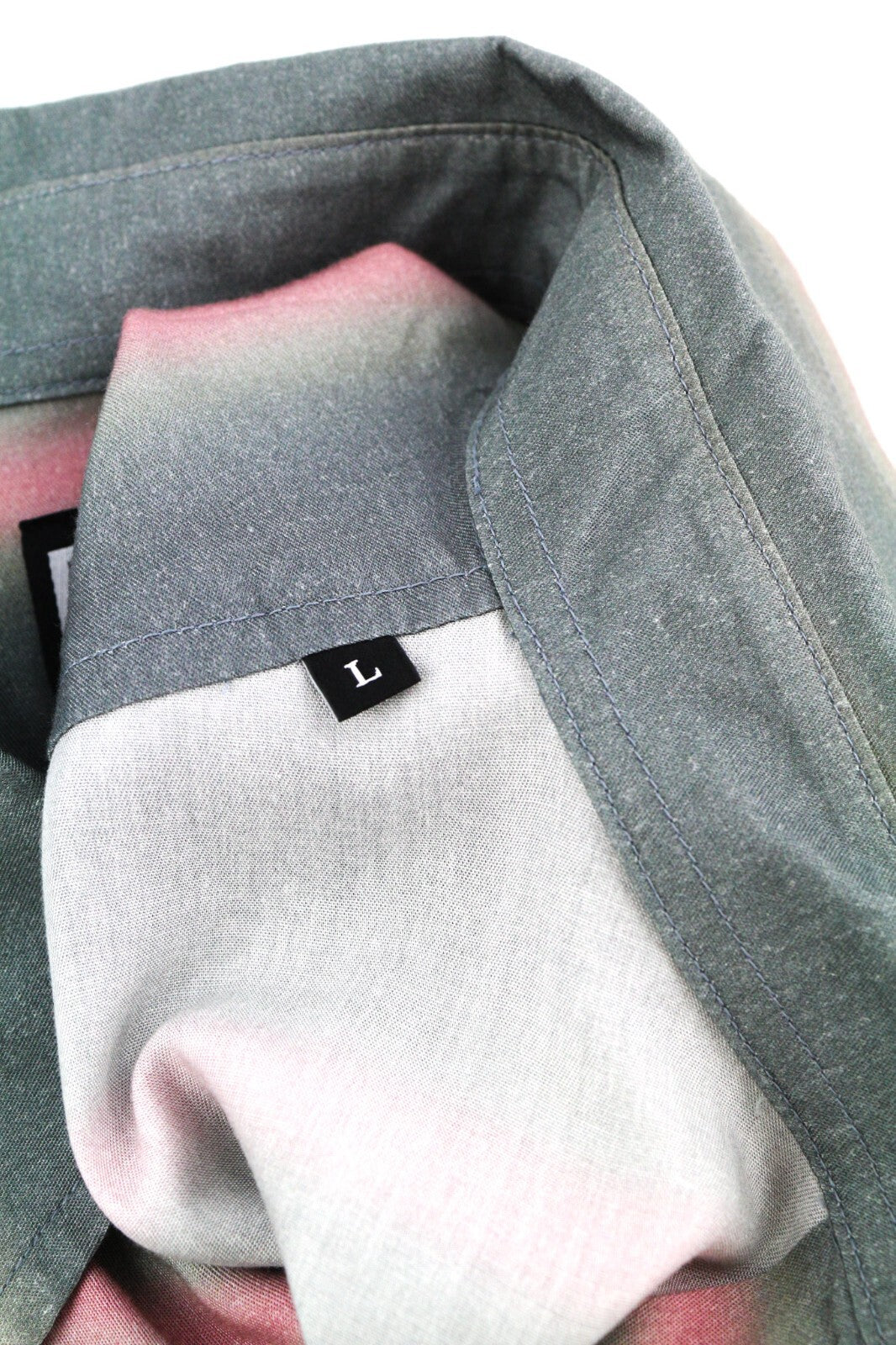 DIESEL vyriški marškinėliai S-Tucker dryžiais, L, rekomenduojama kaina 150 €, raštuotas, sagomis užsegamas, išskleidžiamas logotipas, šviesus