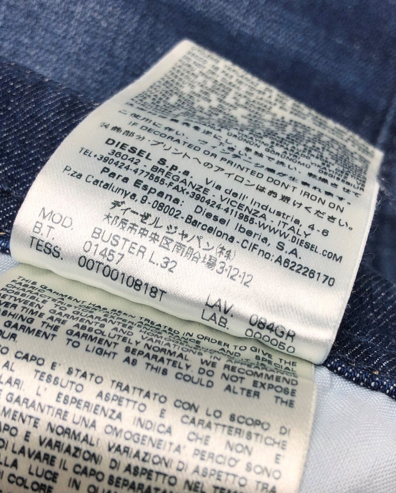 DIESEL Buster 084GR vyriški džinsai W29 L32 Slim Fit tamprūs siaurėjantys džinsai su sagomis, mėlynos spalvos 