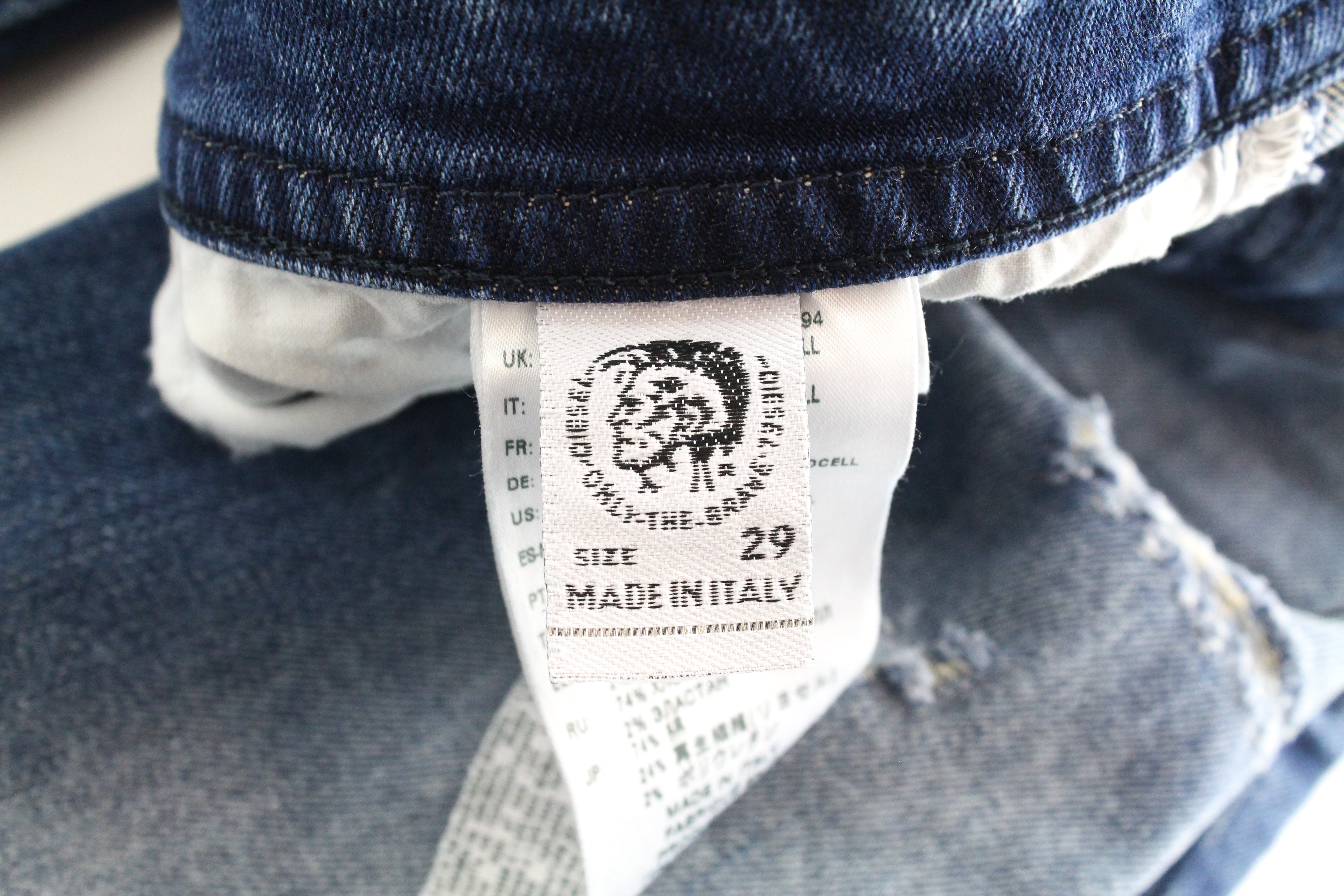 DIESEL Buster 081AQ vyriški džinsai W29 L34 mėlyni, siaurėjantys, ploni, tamprūs. 