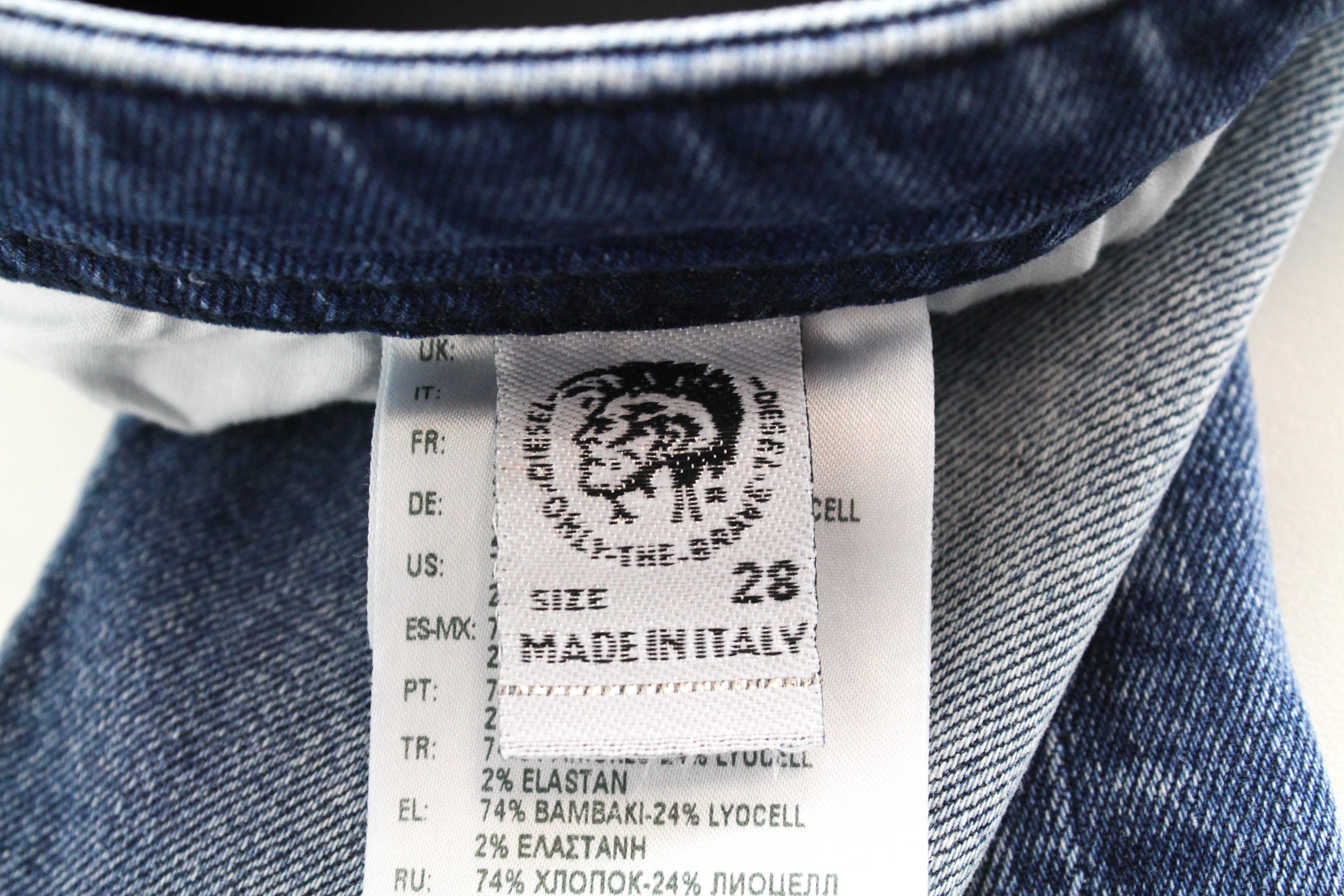 DIESEL Buster 081AQ vyriški W28 L30 džinsai mėlyni, siaurėjantys, ploni, tamprūs medvilniniai džinsai 