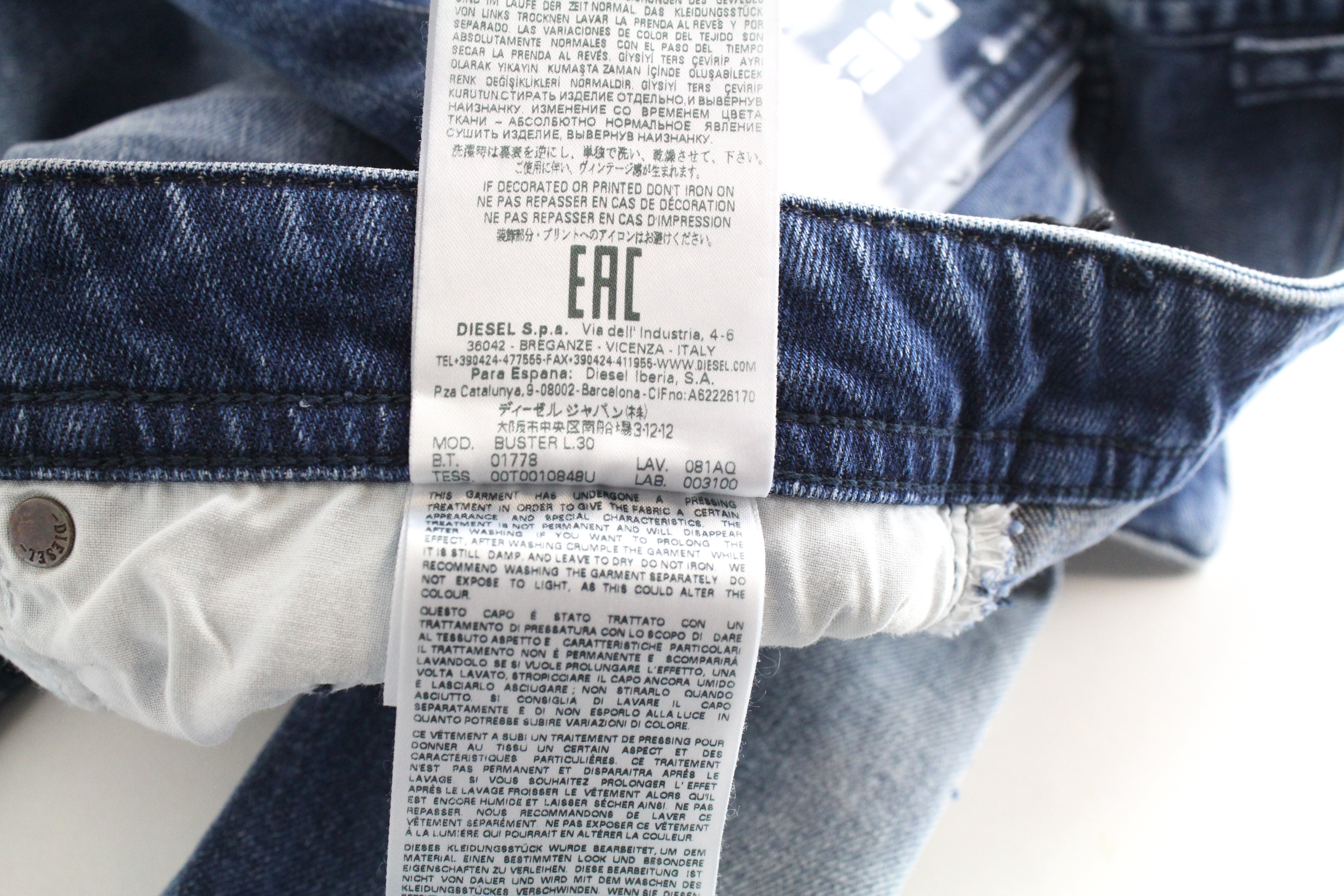 DIESEL Buster 081AQ vyriški W28 L30 džinsai mėlyni, siaurėjantys, ploni, tamprūs medvilniniai džinsai 