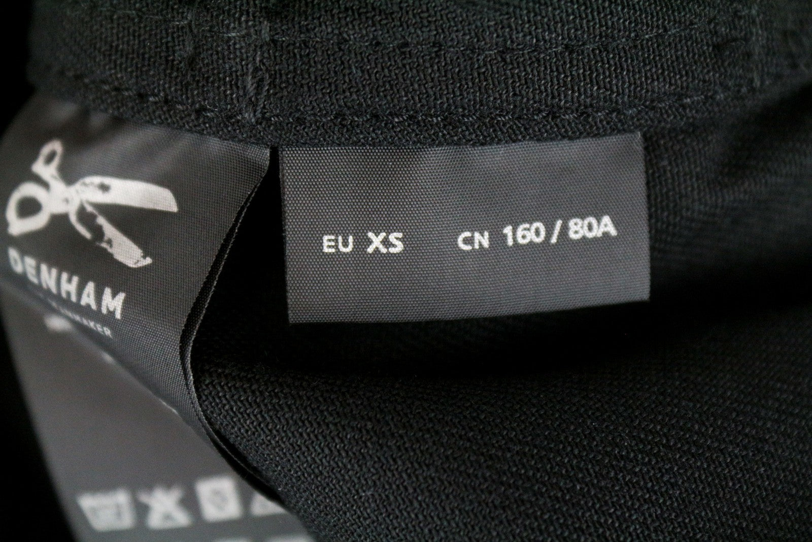 DENHAM Moonlight moteriškas švarkas XS dydžio, juodos spalvos, su diržu ir sagomis užsegama apykakle 