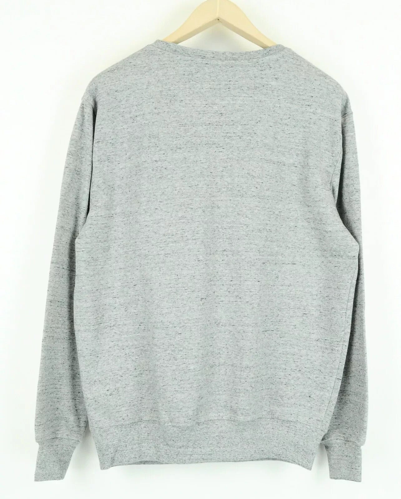 „GOOD GENES L“ vyriškas pilkas megztinis su kosmoso dažais ir apvalia kaklo iškirpte bei „Mata Hari“ raštu 