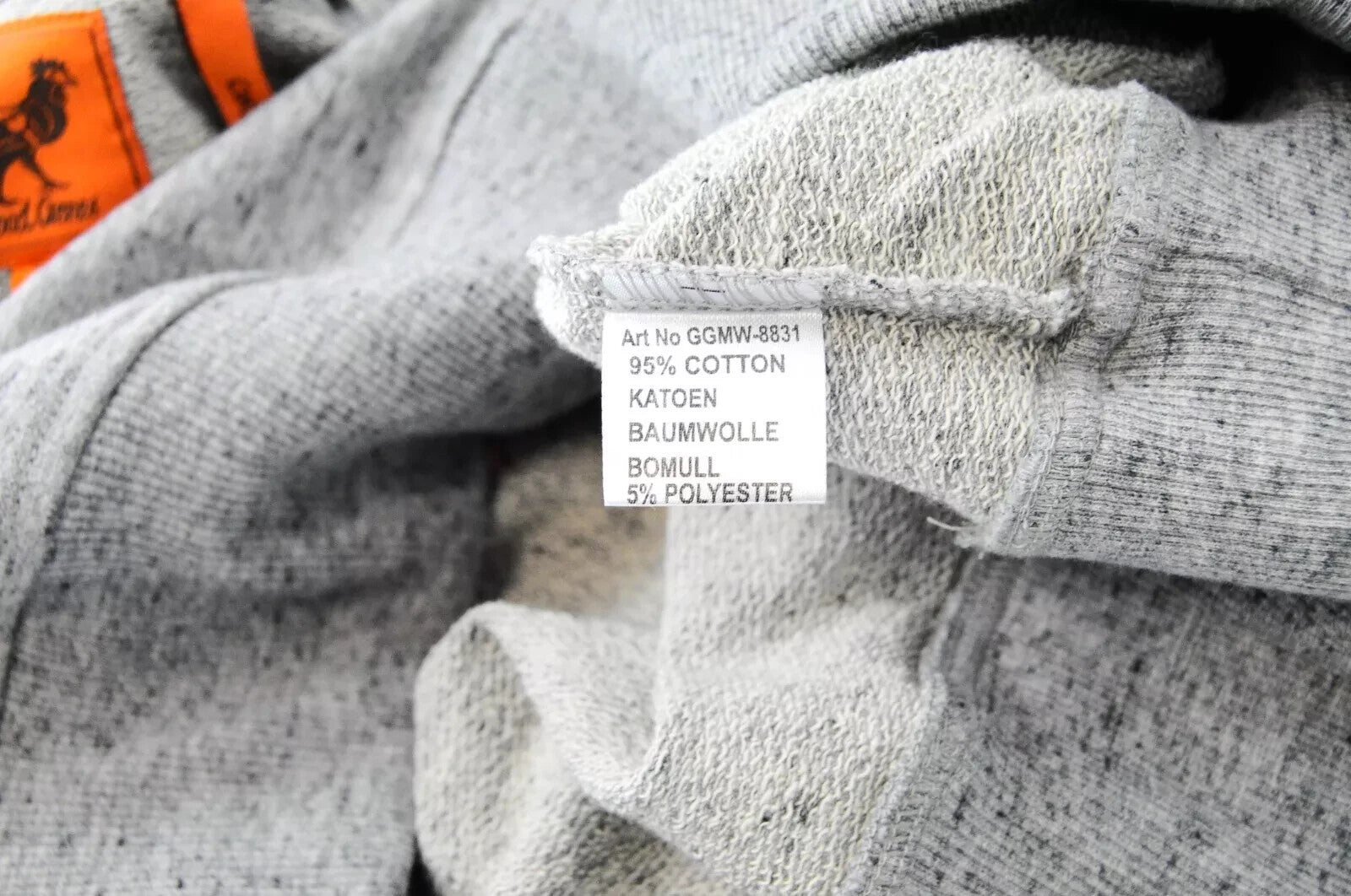 „GOOD GENES L“ vyriškas pilkas megztinis su kosmoso dažais ir apvalia kaklo iškirpte bei „Mata Hari“ raštu 