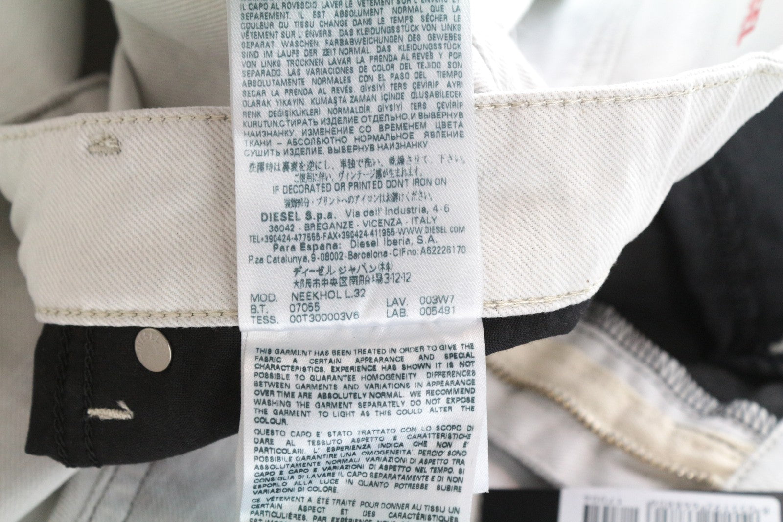 DIESEL Neekhol 003W7 moteriški W25 L32 mėlyni, tiesūs, tamprūs medvilniniai džinsai 