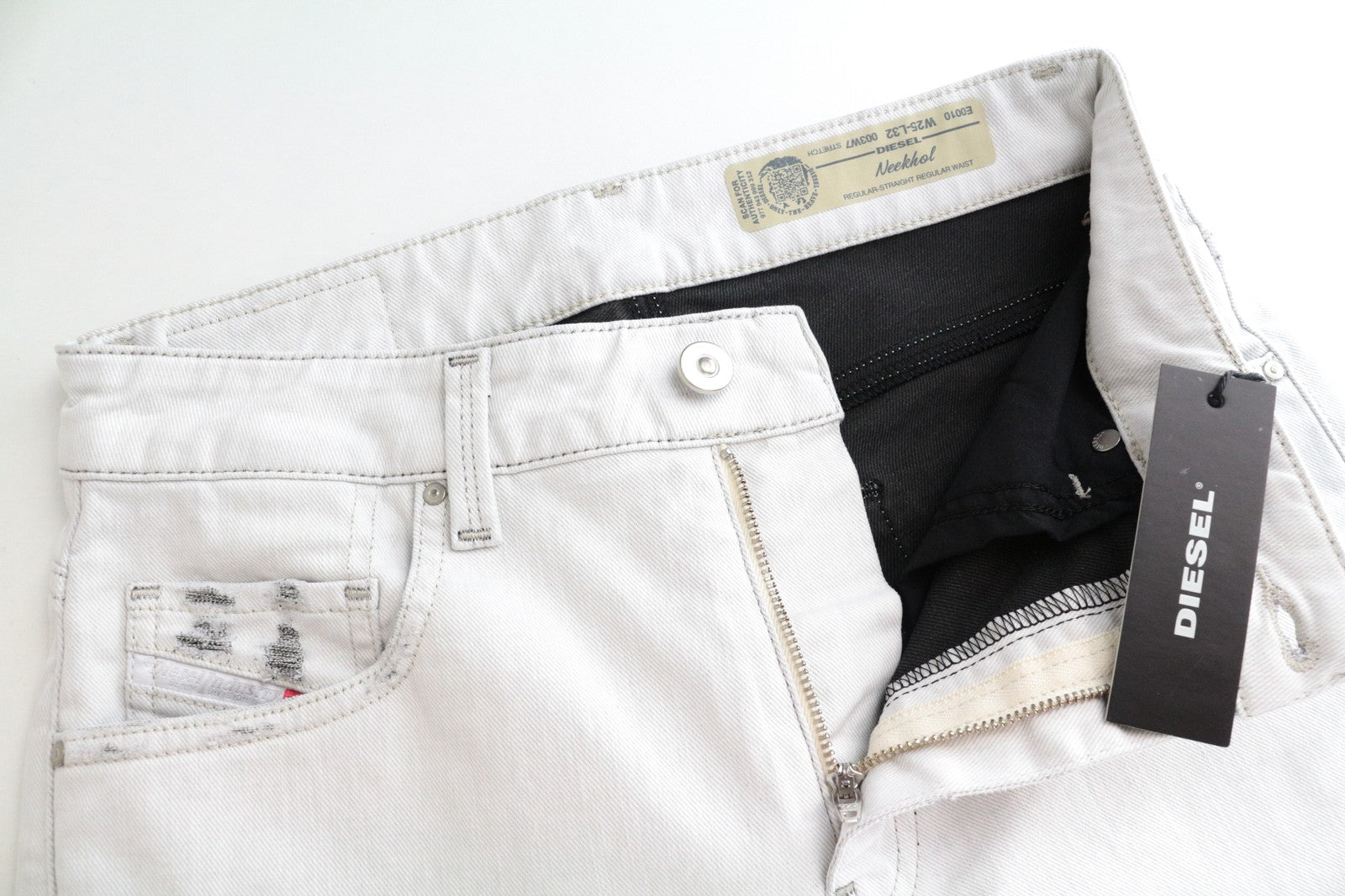 DIESEL Neekhol 003W7 moteriški W25 L32 mėlyni, tiesūs, tamprūs medvilniniai džinsai 