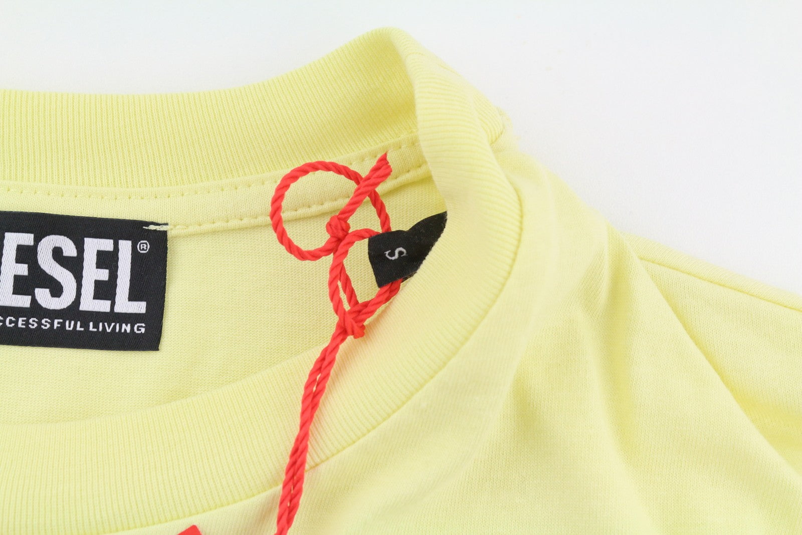 DIESEL D-Egor-New-Ita moteriška suknelė S geltona trumpomis rankovėmis trikotažo laisvalaikio logotipu 