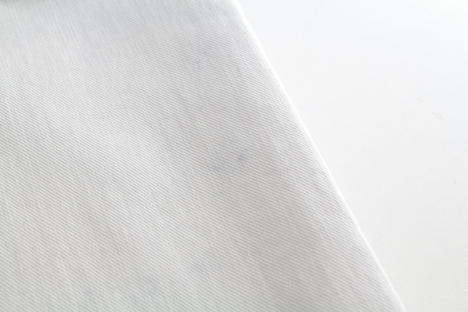 DIESEL Neekhol 003W7 moteriški džinsai W30 L32 mėlyni, tiesaus kirpimo, tamprūs, šviesiai džinsiniai 