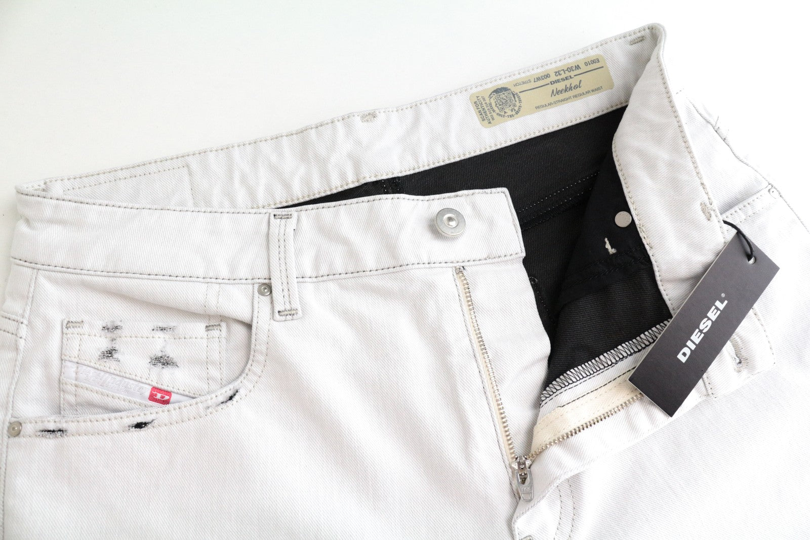 DIESEL Neekhol 003W7 moteriški džinsai W30 L32 mėlyni, tiesaus kirpimo, tamprūs, šviesiai džinsiniai 