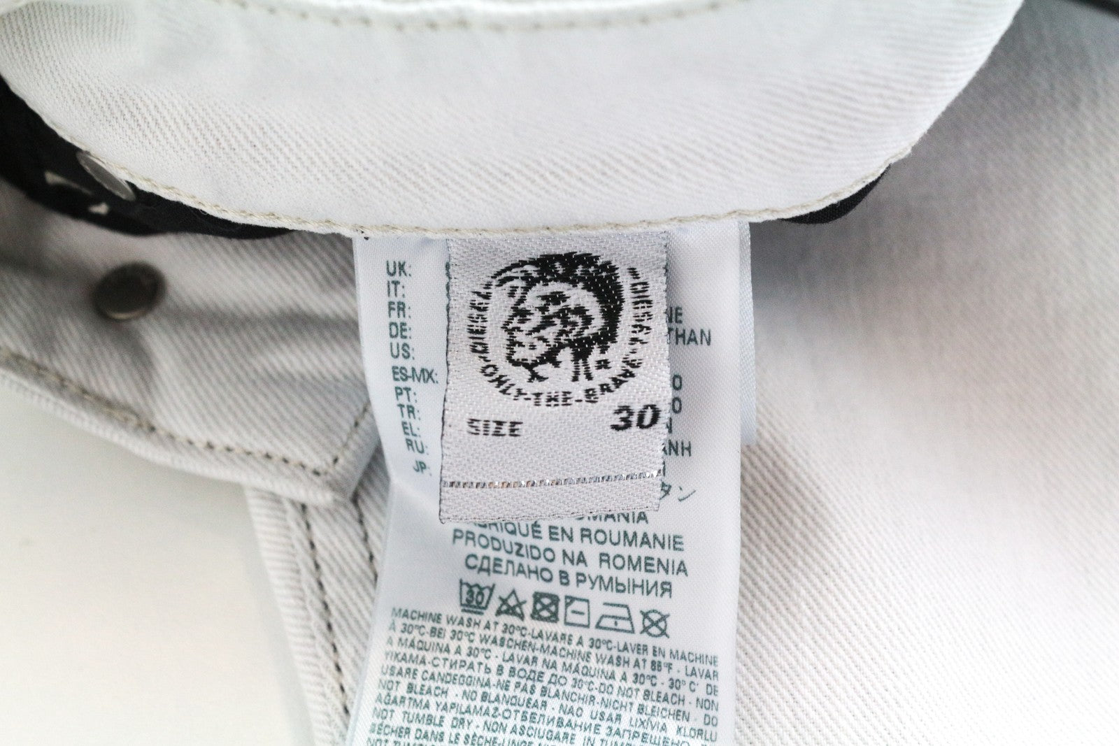 DIESEL Neekhol 003W7 moteriški džinsai W30 L32 mėlyni, tiesaus kirpimo, tamprūs, šviesiai džinsiniai 