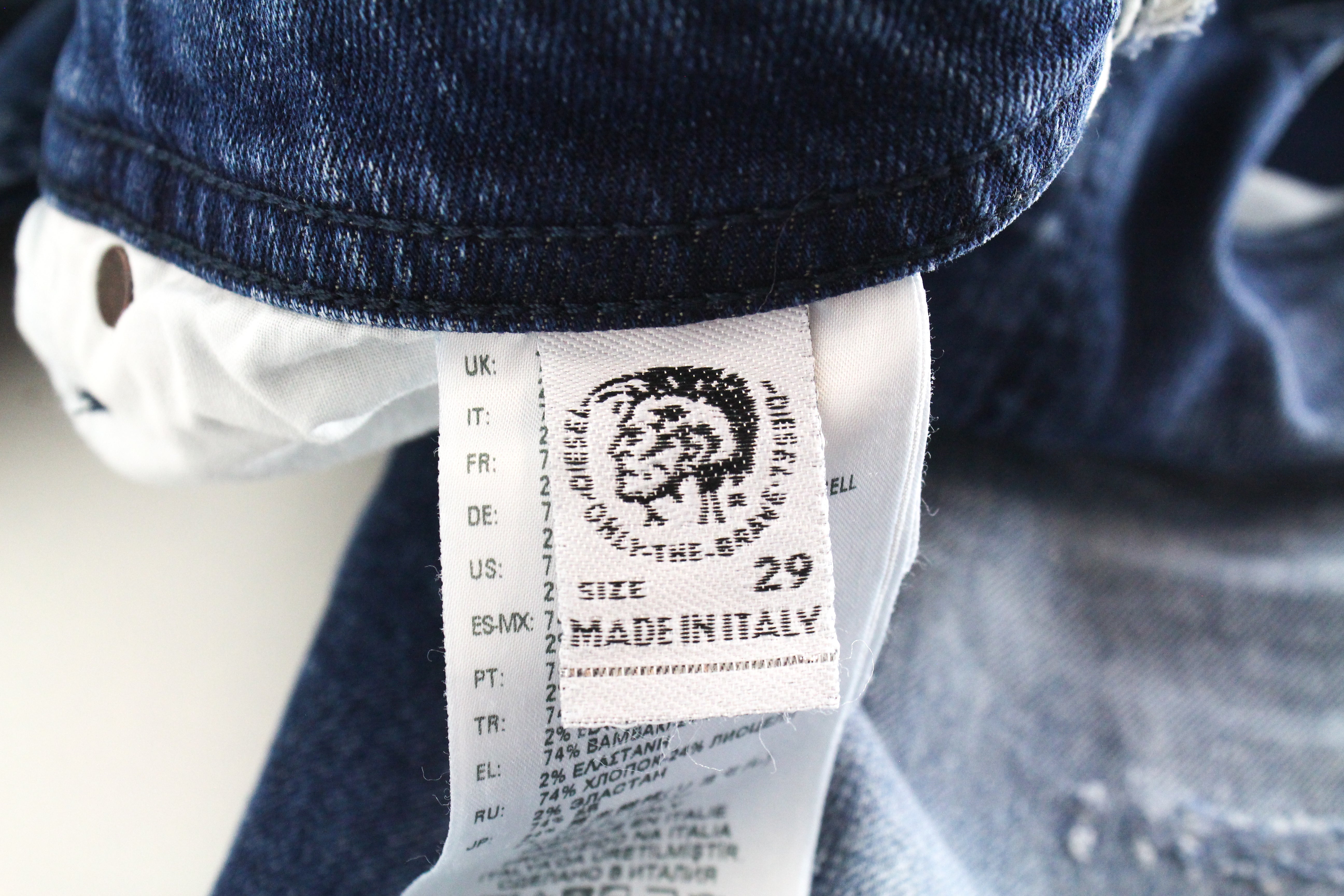 DIESEL Buster 081AQ Men's W29 L32 Jeans Slim Fit Blue Cotton Ripped Stretch