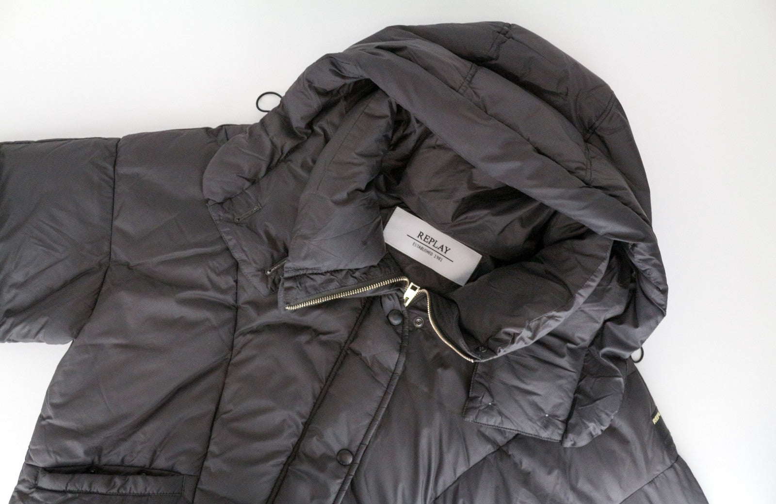 REPLAY moteriškas rudas vidutinio ilgio dygsniuotas pūkinis paltas su gobtuvu, didelis dydis 