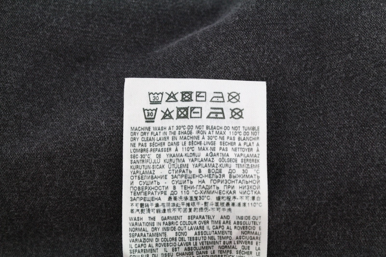 DIESEL S-Bun-Cord vyriški marškinėliai, 2XL, rekomenduojama kaina – 175 €, velvetas, sagomis užsegamos, išskleistos kišenės. 