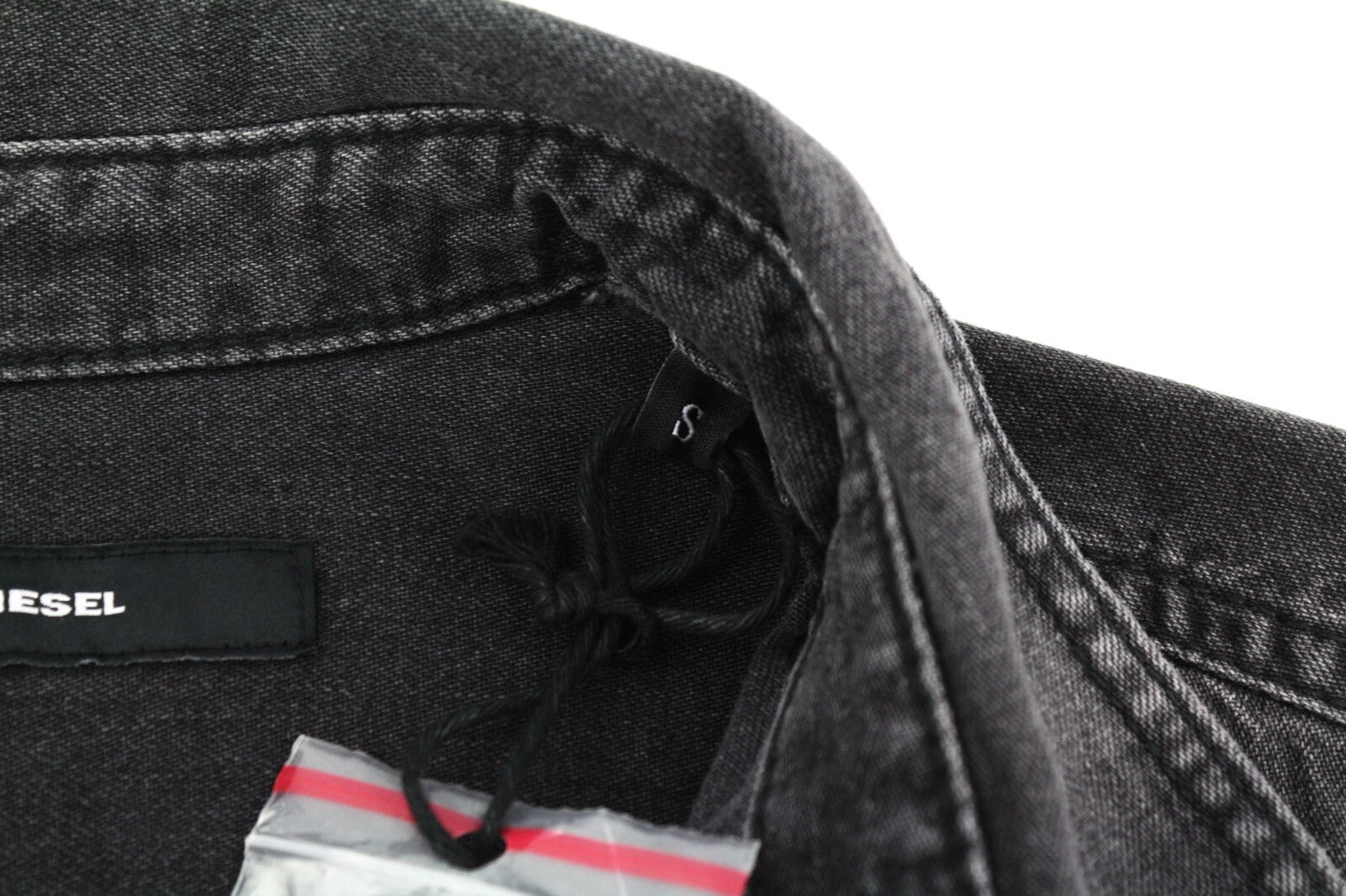 DIESEL „New-Sonora“ vyriški marškinėliai S dydžio, rekomenduojama kaina – 120 €, skalbtos juodos spalvos, su spaudėmis.