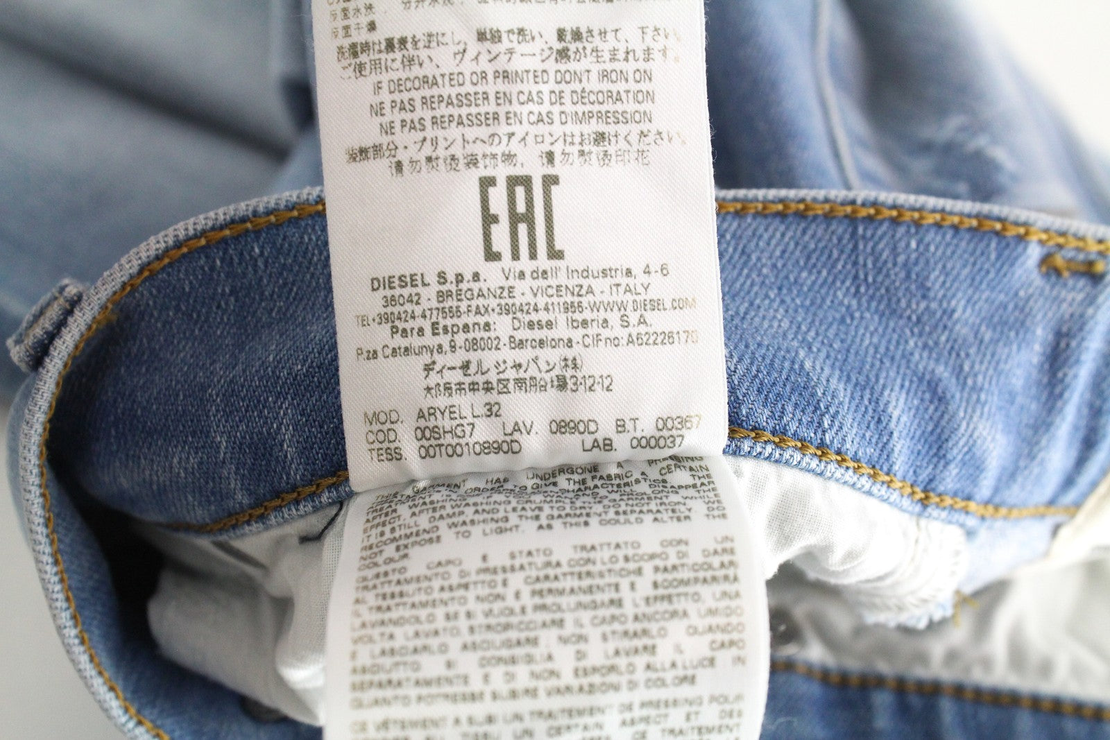 DIESEL Aryel 0890D moteriški šviesiai mėlyni tiesūs džinsai W27 L32, dirbtinio kirpimo 