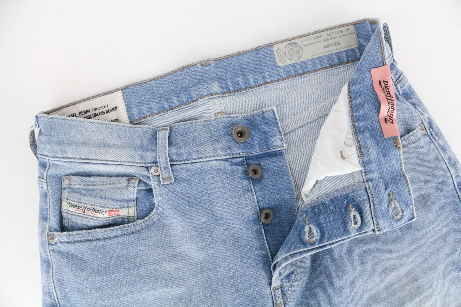DIESEL Aryel 0890D moteriški šviesiai mėlyni tiesūs džinsai W27 L32, dirbtinio kirpimo 