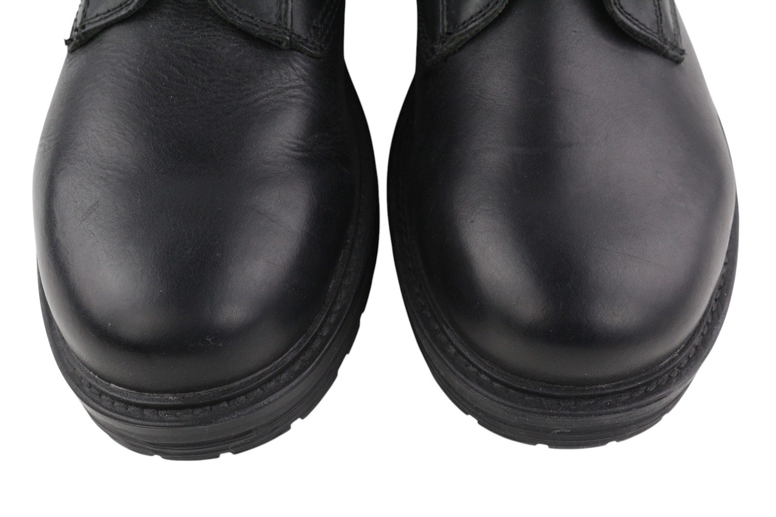 DIESEL D-Alabhama CB vyriški batai, juodi odiniai, vidutinio ūgio, 43 €, rekomenduojama kaina – 295 €, migdolų nosis. 