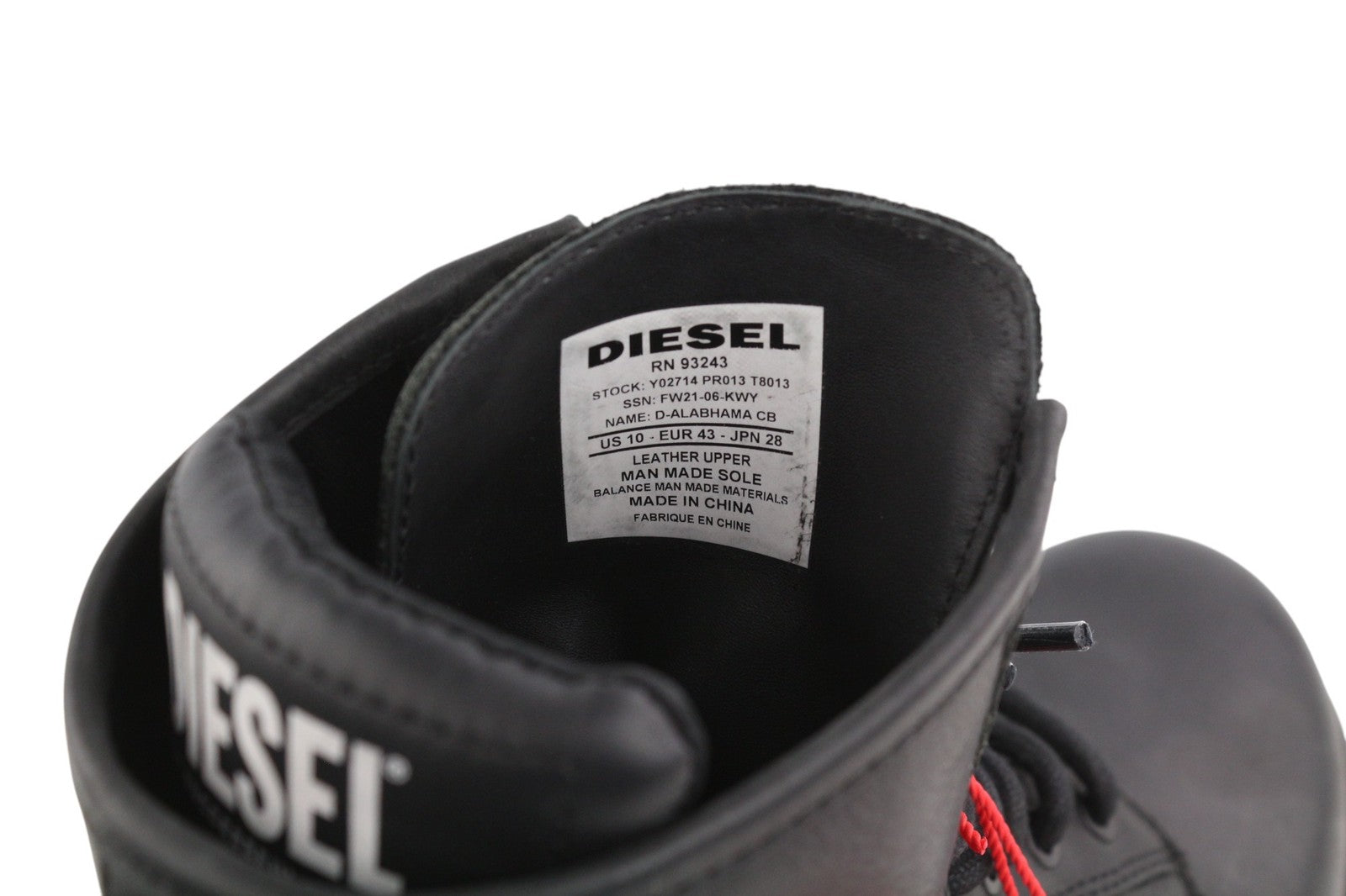 DIESEL D-Alabhama CB vyriški batai, juodos odos, 43 dydis, su raišteliais ir migdolų nosimi, kaina – 295 €. 