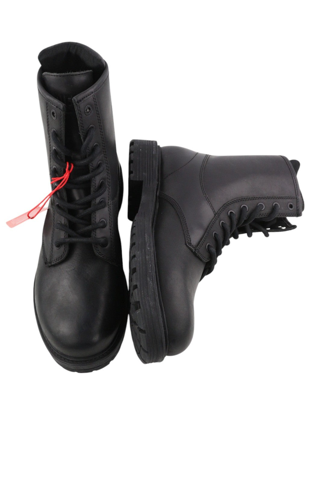 DIESEL D-Alabhama CB vyriški batai, juodos odos, 43 dydis, su raišteliais ir migdolų nosimi, kaina – 295 €. 