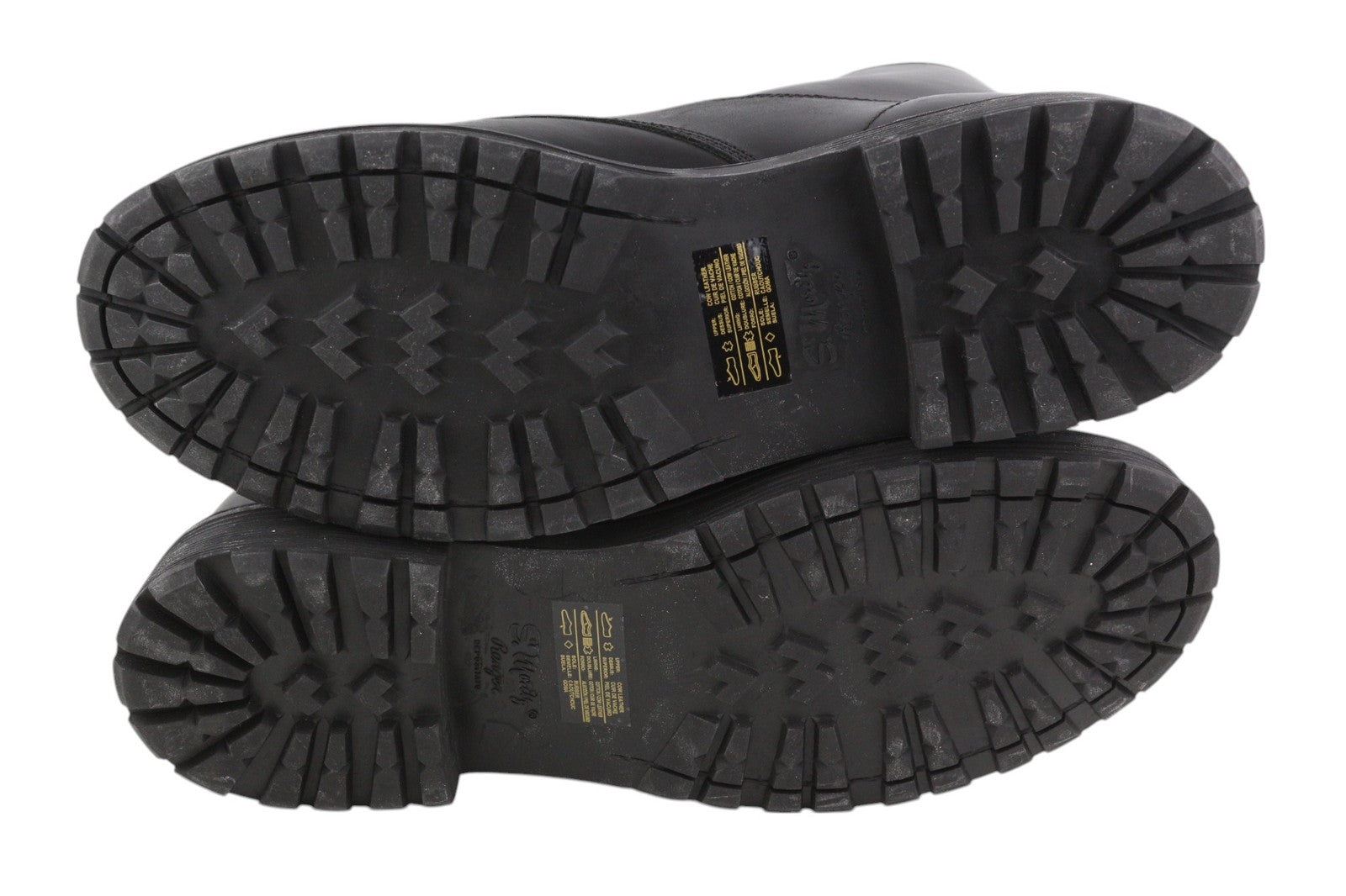 DIESEL D-Alabhama CB vyriški batai, juodos odos, 43 dydis, su raišteliais ir migdolų nosimi, kaina – 295 €. 