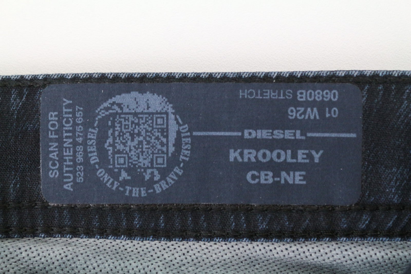 DIESEL Krooley CB-NE 0680B vyriški W26 džinsai mėlynai dengti ploni sportiniai margarų kirpimo džinsai 