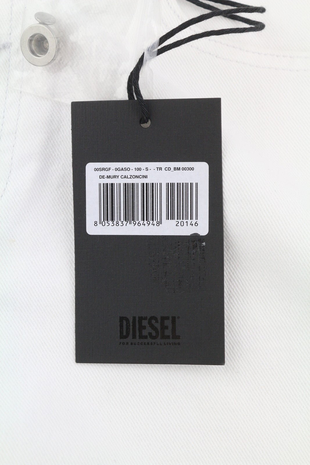 DIESEL De-Mury moteriški šortai S, džinsiniai, balti, atlenkiami kelnės su sagomis, rekomenduojama kaina – 170 € 