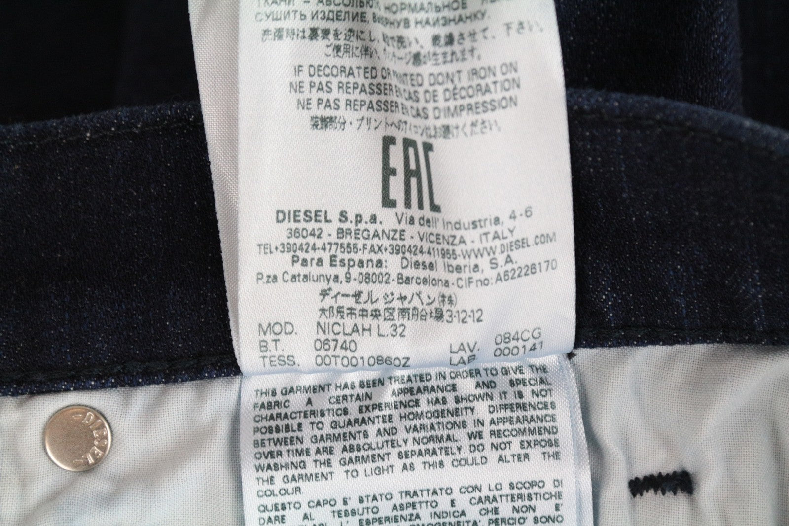 DIESEL Niclah 084CG moteriški džinsai W29/L32 tiesūs mėlyni medvilniniai tamprūs aukštu juosmeniu 