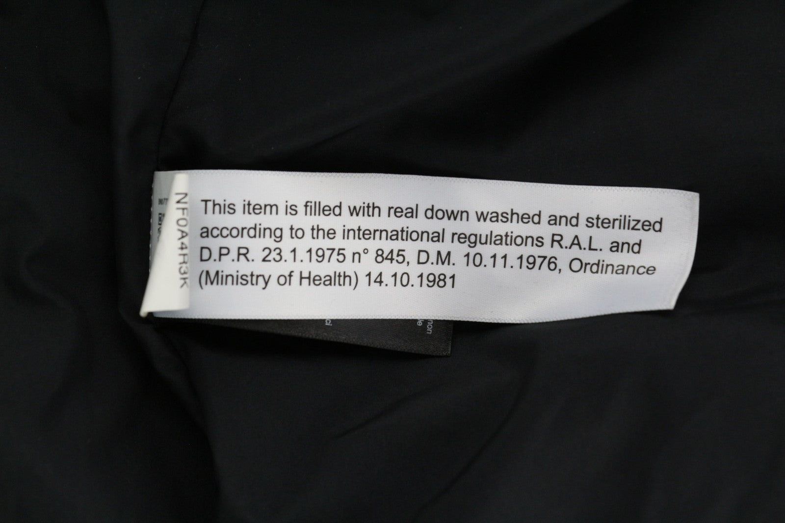 THE NORTH FACE NF0A4R3K moteriška striukė S juoda pūkinė paminkštinta ilga pūkinė striukė 