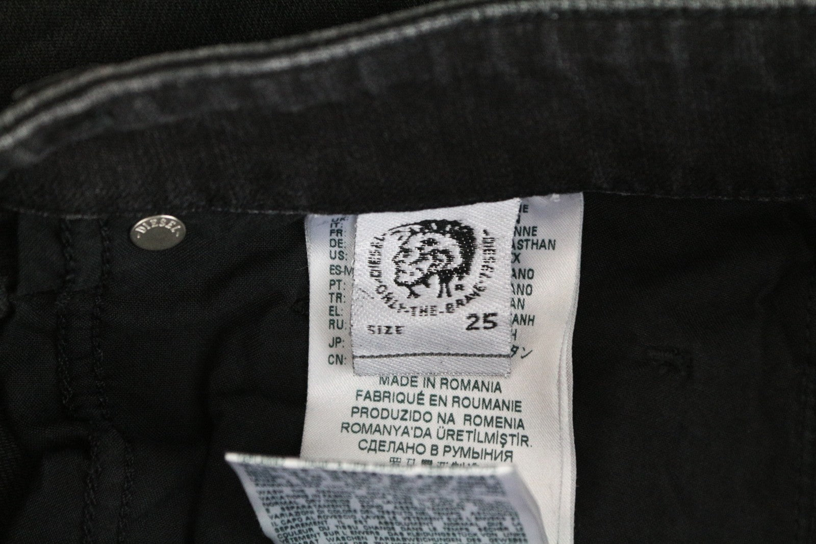 DIESEL Aryel 069JD moteriški džinsai W25/L32 Įprasti tiesūs dengti juodi tamprūs džinsai 