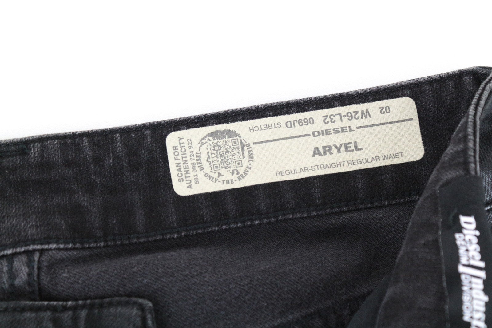 DIESEL Aryel 069JD moteriški džinsai W26/L32 dengti tamprūs tiesūs juodi 