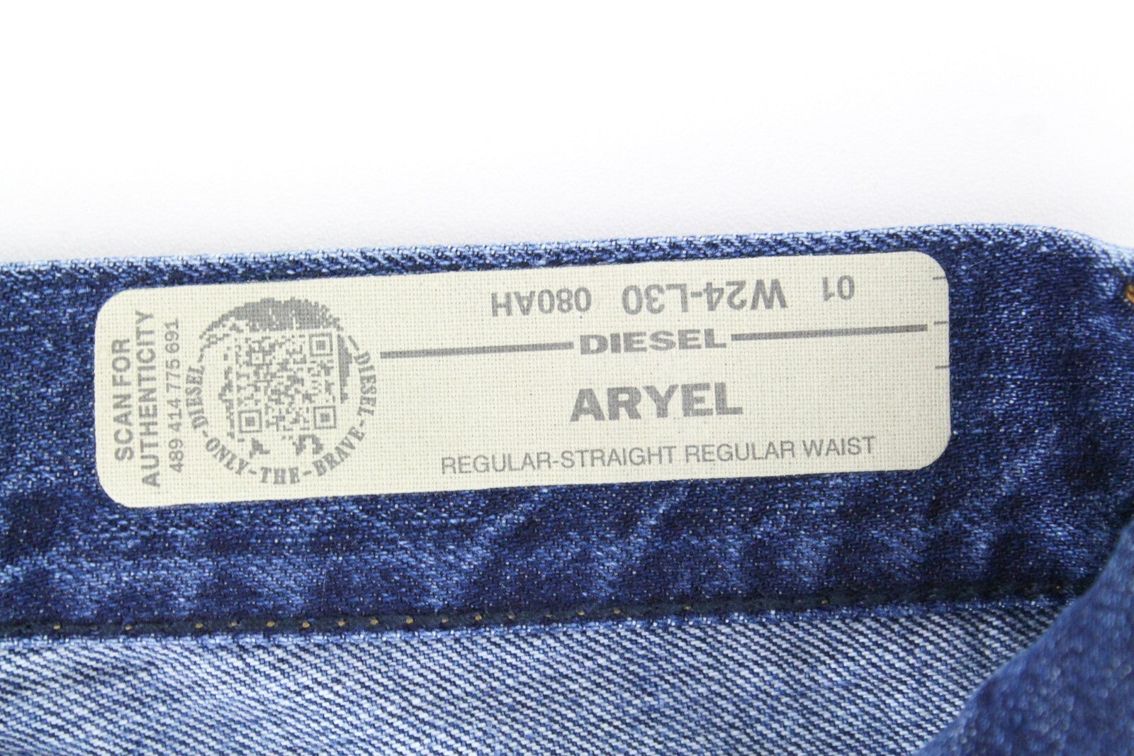 DIESEL Aryel 080AH moteriški džinsai W24/L30 Distress Straight Blue mergaitiškiems, netempiami 