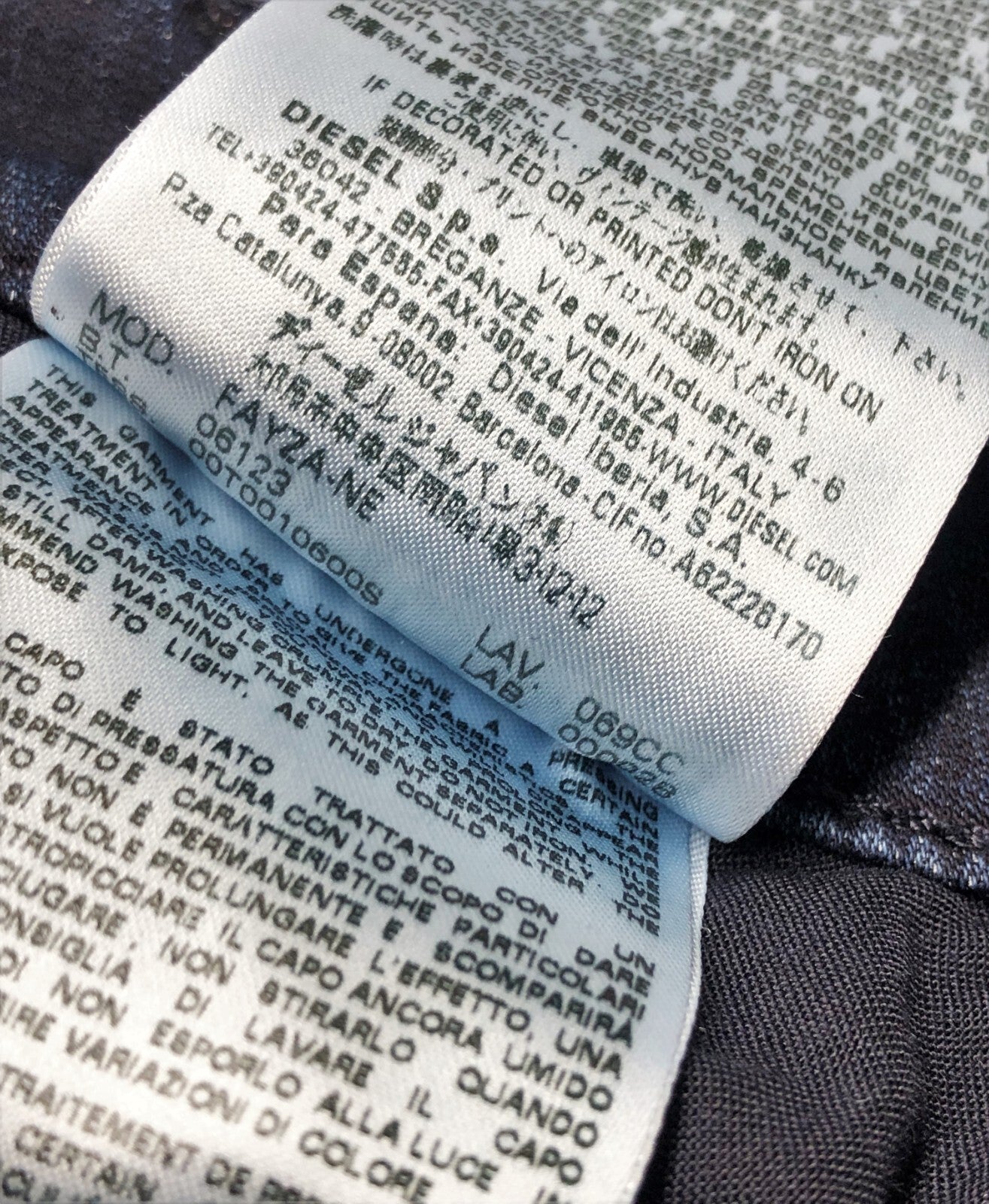 DIESEL Fayza-NE 069CC moteriški džinsai W25 Jogg Sweat Distress Boyfriend tamprūs mėlyni 