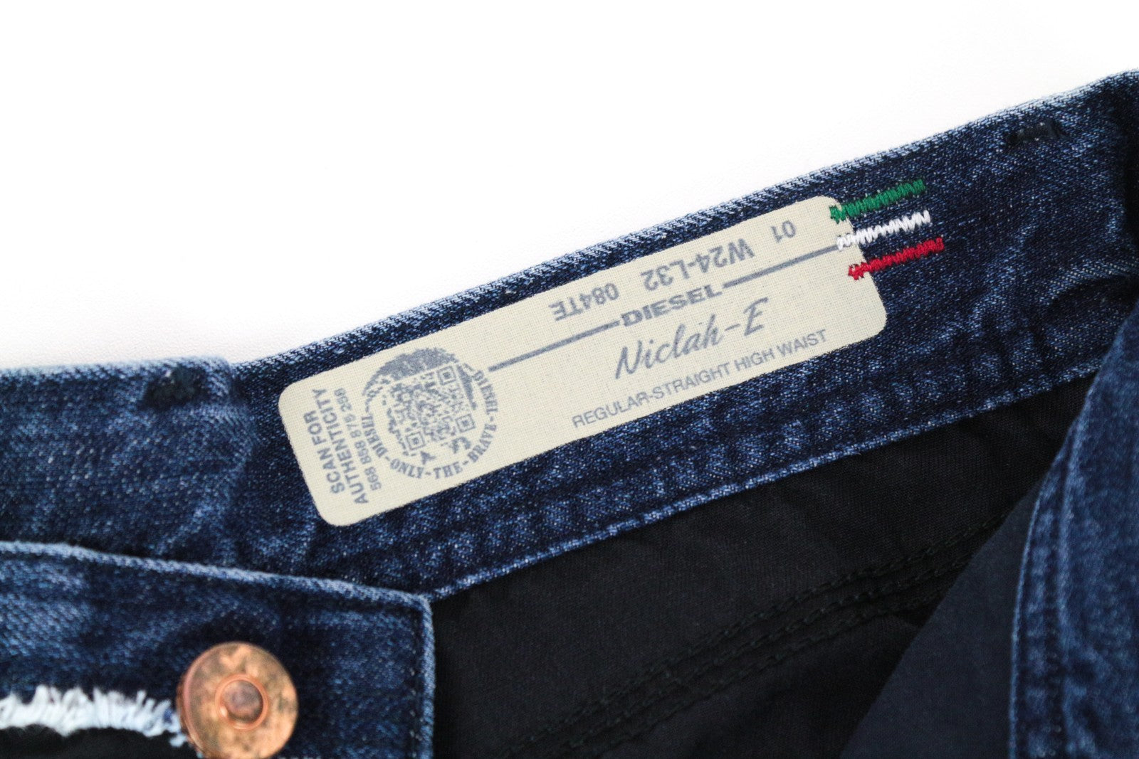 DIESEL Niclah-E 084TE moteriški džinsai W24/L32 tiesūs medvilniniai mėlyni skalbti mergaitėms 