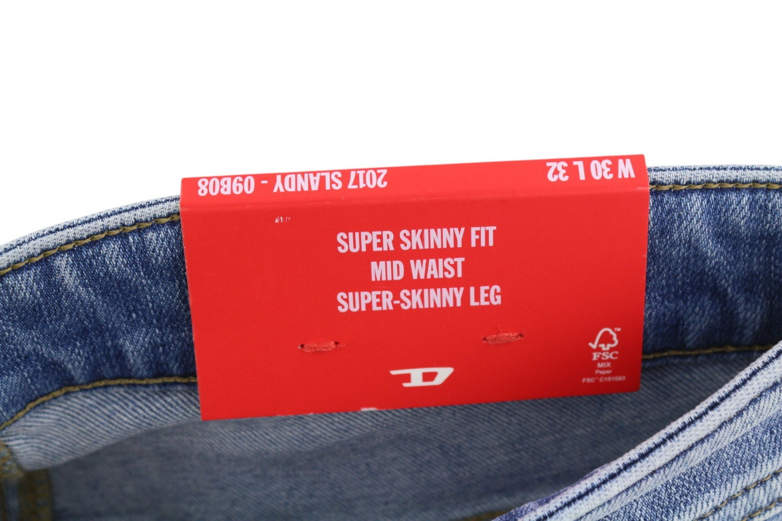 DIESEL 2017 Slandy 09B08 moteriški džinsai W30/L32 itin aptempti vidutinio juosmens, rekomenduojama kaina – 250 € 