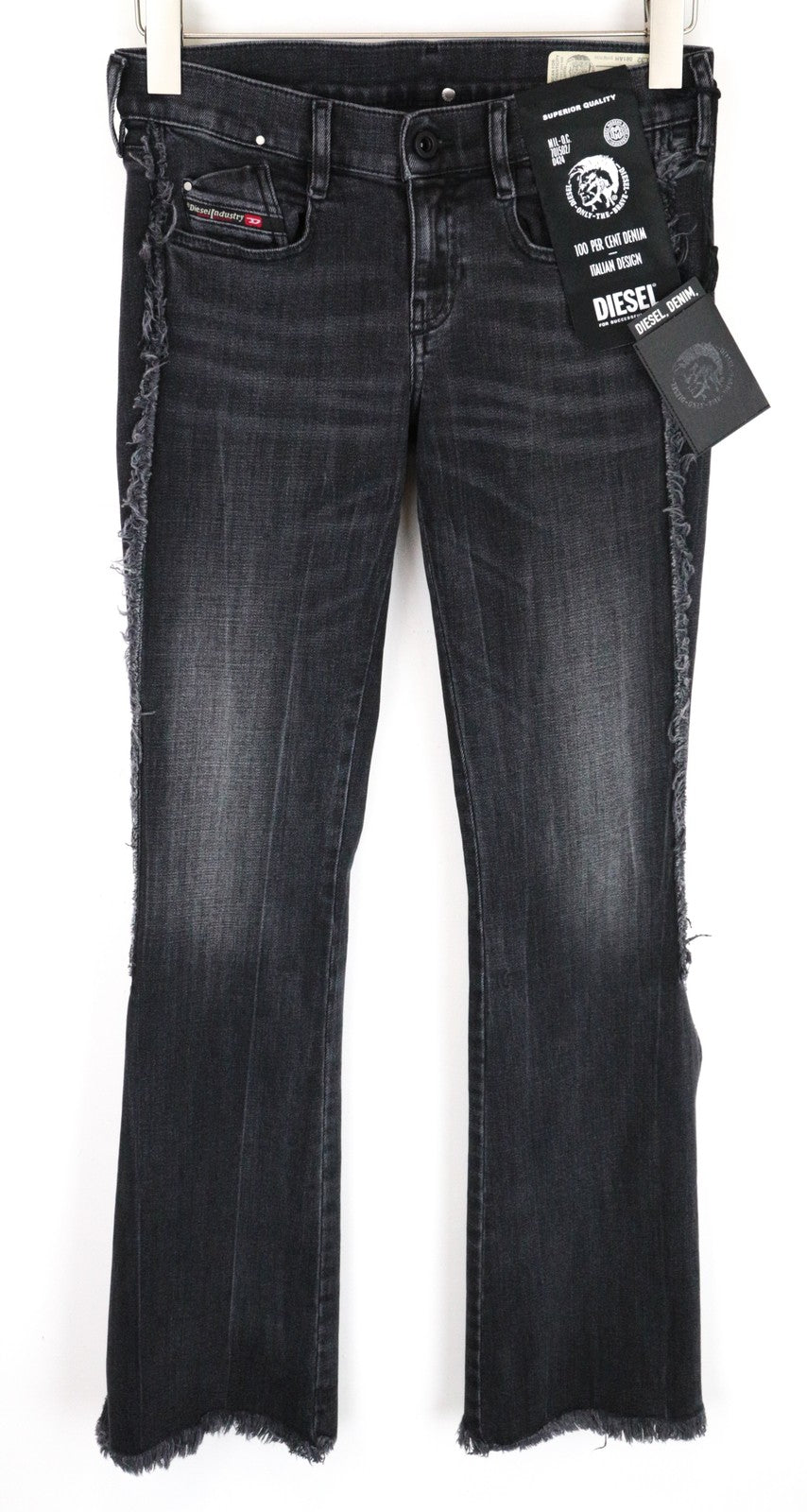 DIESEL D-Ebbey-F 081AH moteriški džinsai W26/L32 su laisvu kirpimu, tampria medvilnine juostele ir pilkais plyšiais.