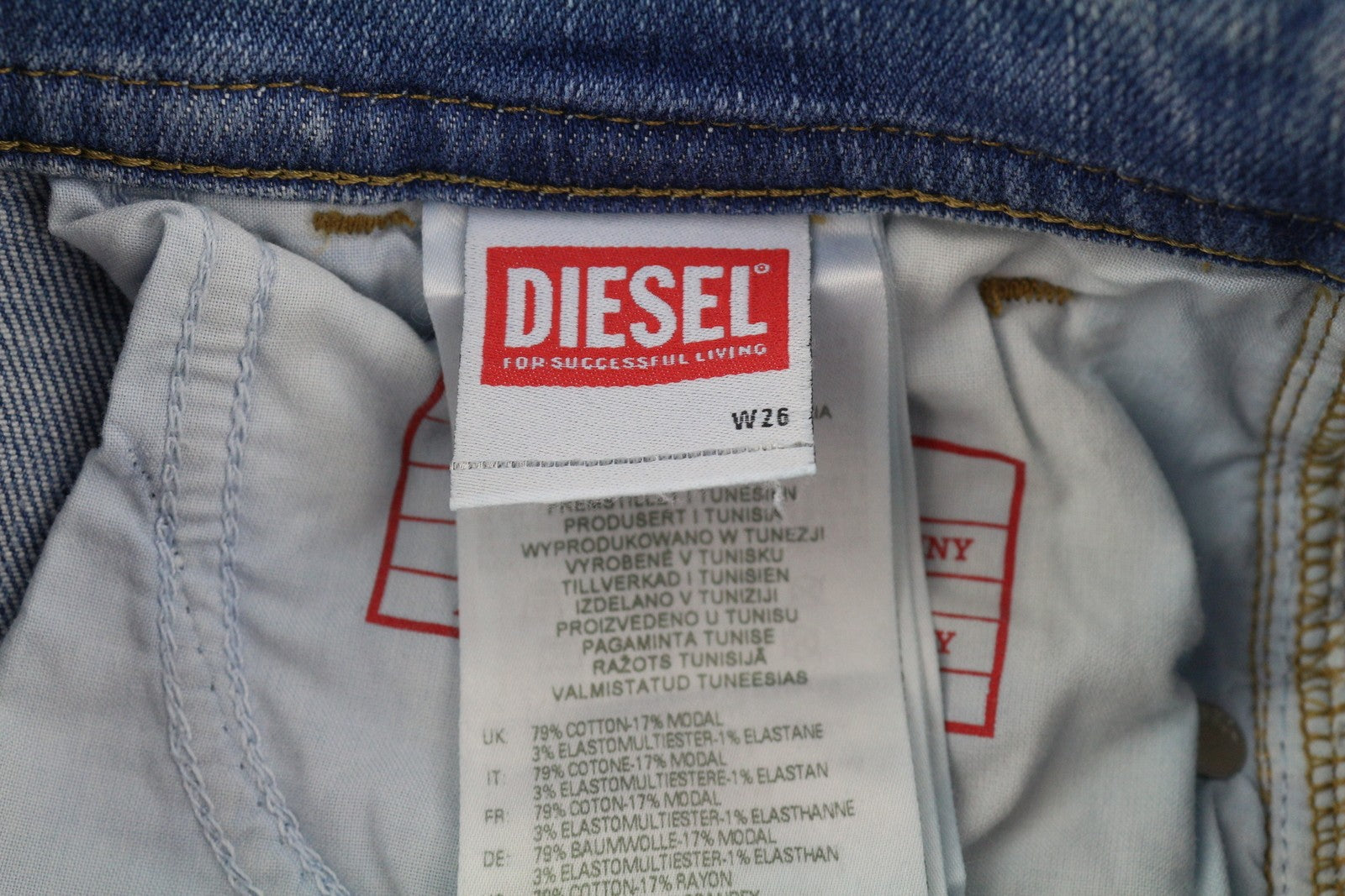 DIESEL 2017 Slandy 09B08 moteriški džinsai W26/L32 itin aptempti vidutinio juosmens, rekomenduojama kaina – 250 € 