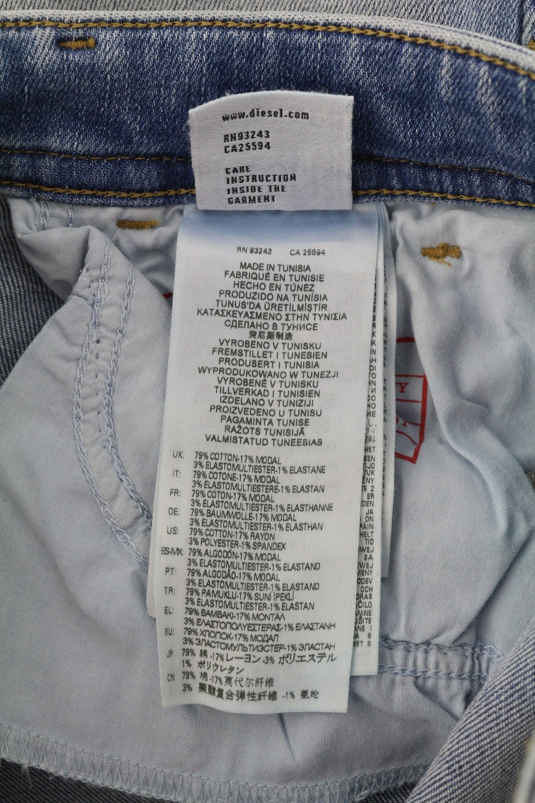 DIESEL 2017 Slandy 09B08 moteriški džinsai W26/L32 itin aptempti vidutinio juosmens, rekomenduojama kaina – 250 € 