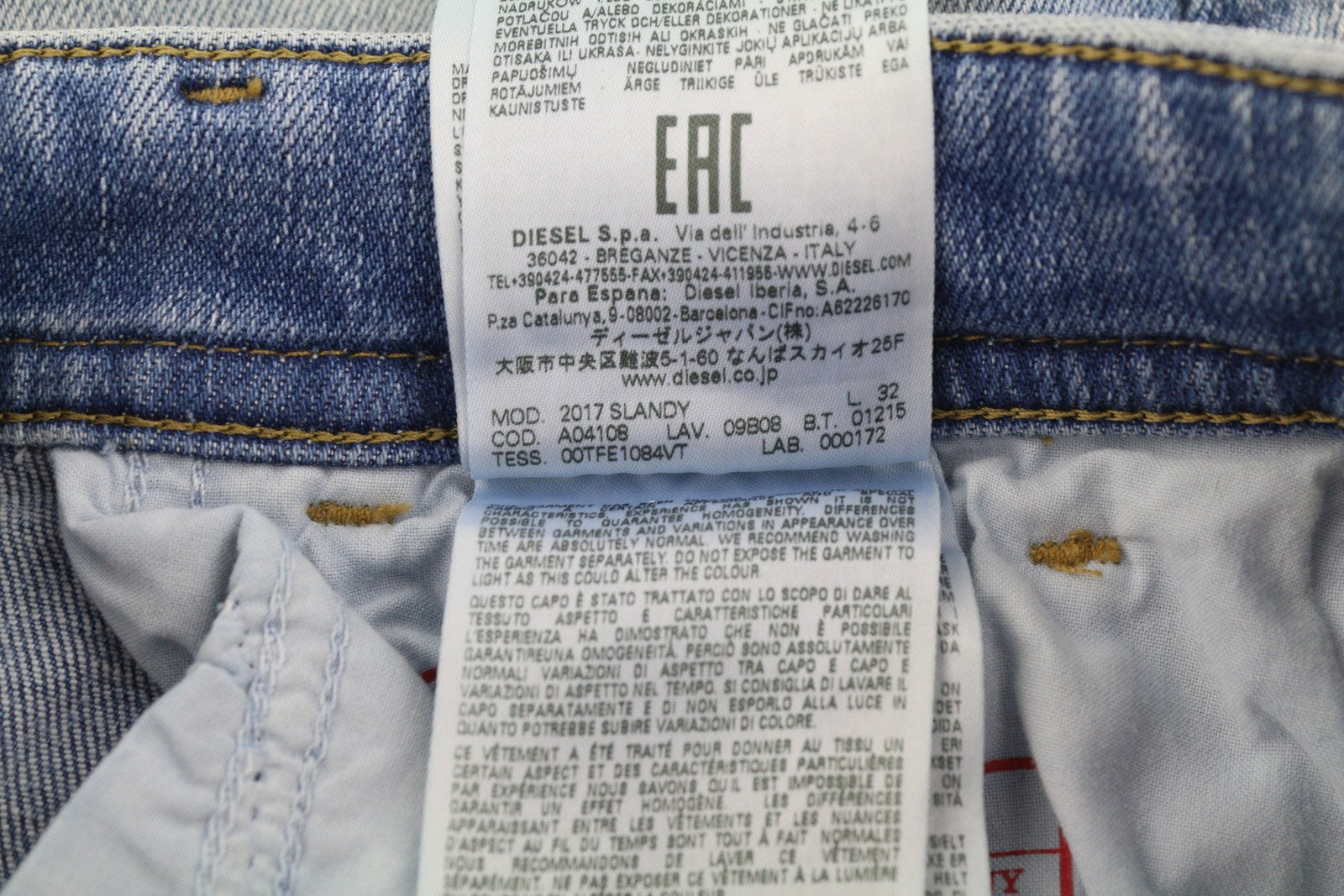 DIESEL 2017 Slandy 09B08 moteriški džinsai W26/L32 itin aptempti vidutinio juosmens, rekomenduojama kaina – 250 € 