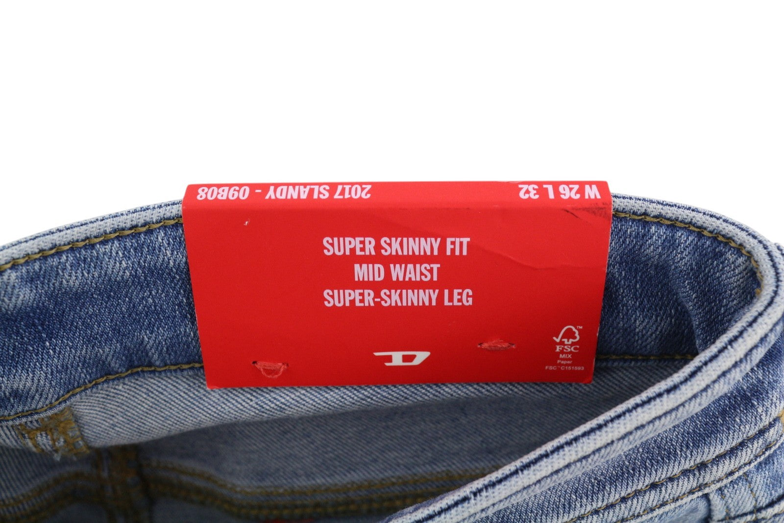 DIESEL 2017 Slandy 09B08 moteriški džinsai W26/L32 itin aptempti vidutinio juosmens, rekomenduojama kaina – 250 € 