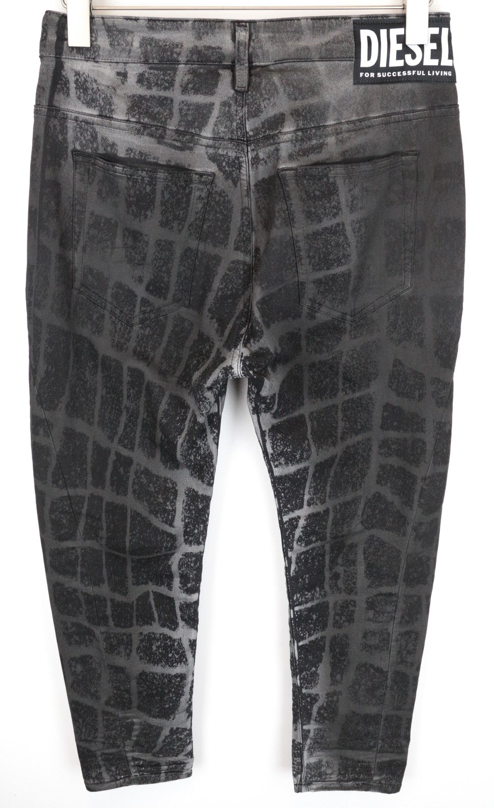 DIESEL D-Fayza-SP-NE 0094M moteriški džinsai W26 Jogg Sweat Boyfriend juodi gyvūnų rašto