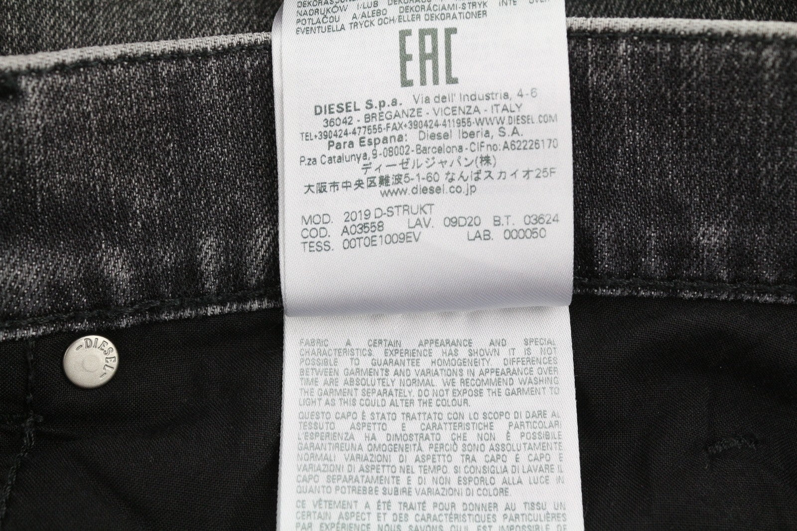 DIESEL 2019 D-Strukt 09D20 vyriški džinsai W32/L32 Slim vidutinio juosmens, su aptemptais kraštais, rekomenduojama kaina 195 € 