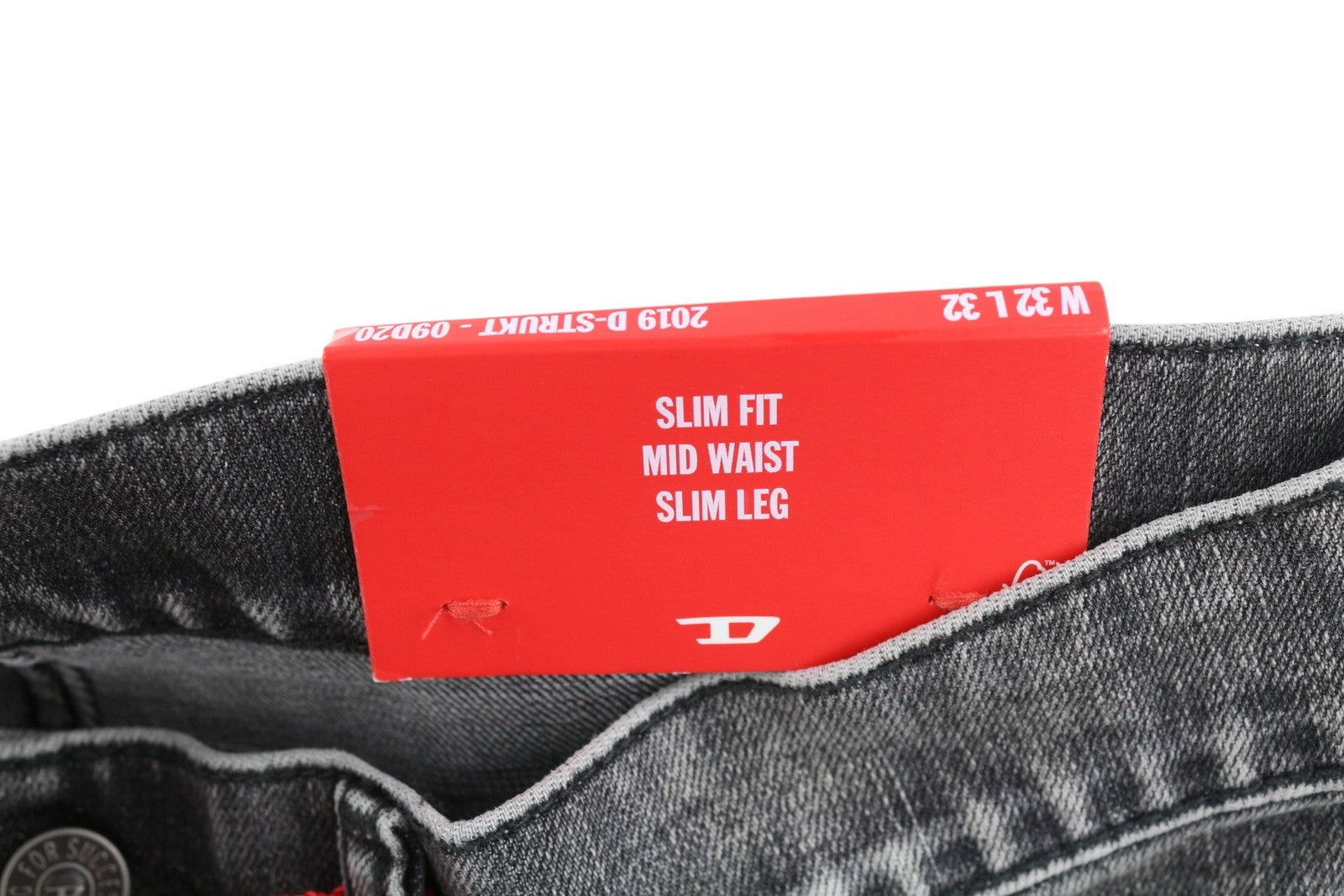 DIESEL 2019 D-Strukt 09D20 vyriški džinsai W32/L32 Slim vidutinio juosmens, su aptemptais kraštais, rekomenduojama kaina 195 € 