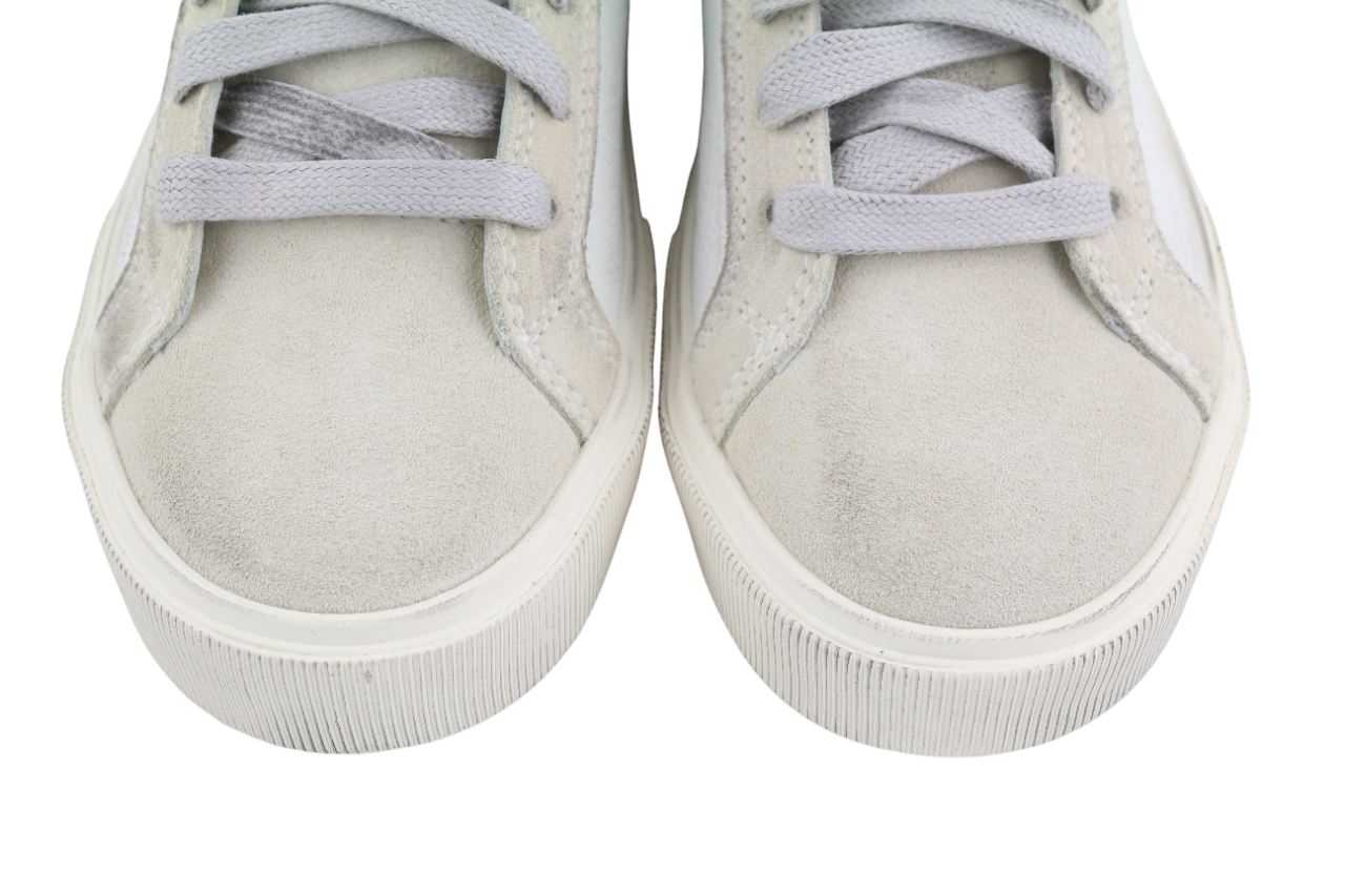 DIESEL S-Mydori ML moteriški sportbačiai, 38,5 dydis, balti, karvės odos palaidinės iki kulkšnies, rekomenduojama kaina – 220 € 