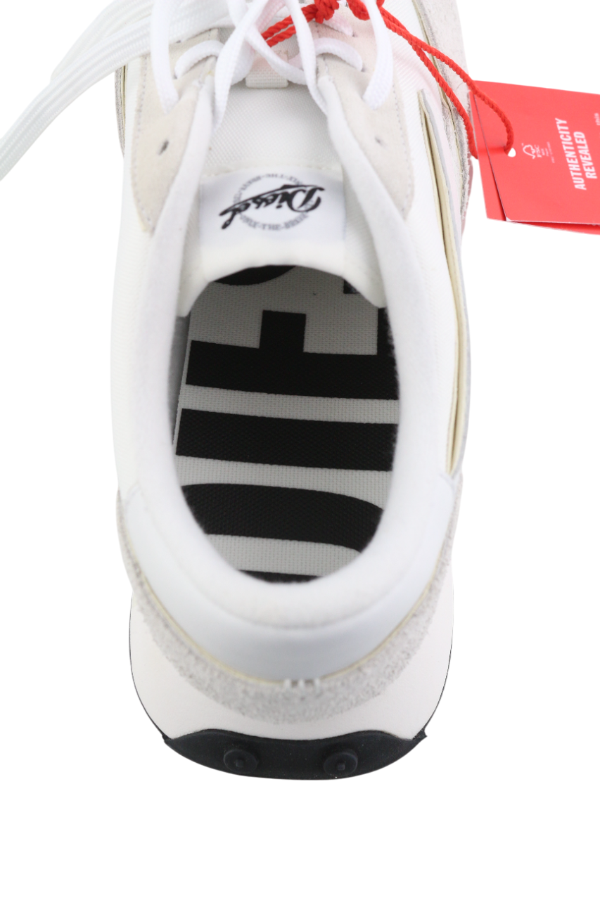 DIESEL S-Racer-Lc vyriški sportbačiai su šviesiais nėriniuotais kraštais, EU44, baltos odos, rekomenduojama kaina – 195 € 