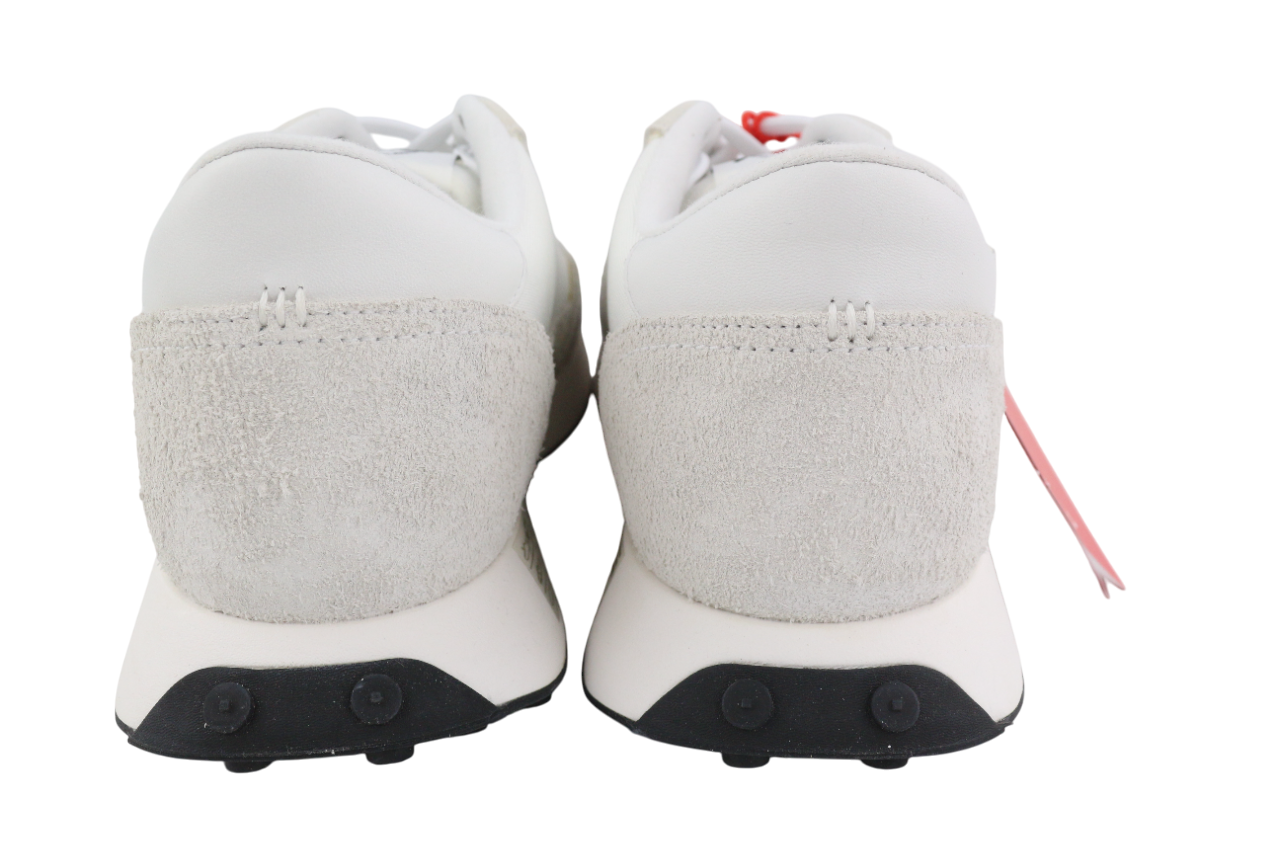 DIESEL S-Racer-Lc vyriški sportbačiai su šviesiais nėriniuotais kraštais, EU44, baltos odos, rekomenduojama kaina – 195 € 