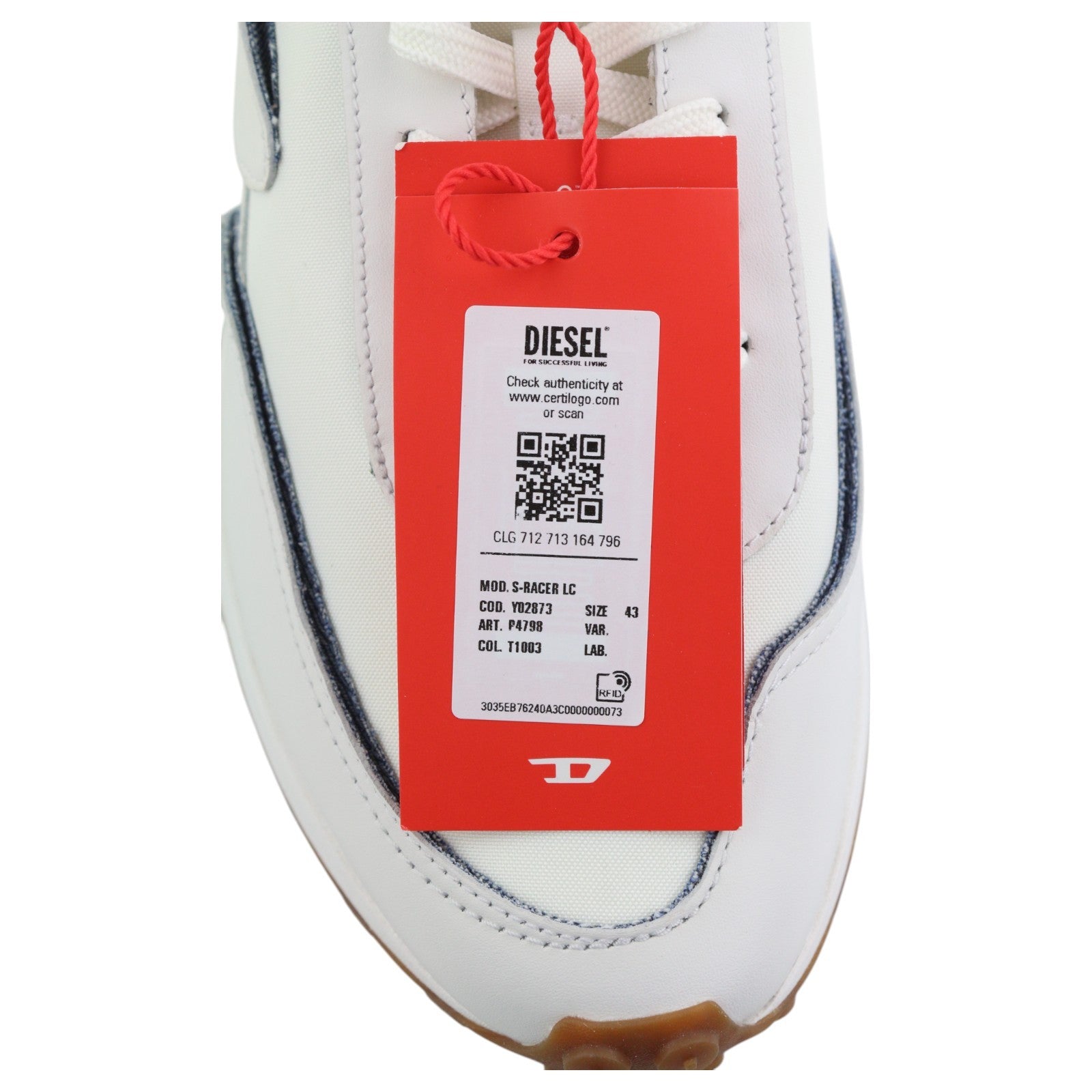 DIESEL S-Racer LC vyriški sportbačiai, balti, zomšos ir odos, 43 €, rekomenduojama kaina – 195 € 