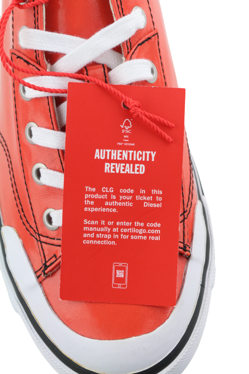 DIESEL S-Athos žemo lygio vyriški sportbačiai, 42,5 dydžio, raudoni, dengti raišteliais, rekomenduojama kaina – 160 € 
