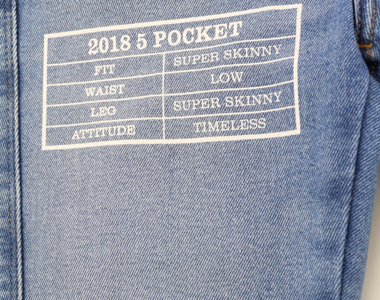 DIESEL 2018 Slandy Low 9B92S moteriški džinsai W26/L32 itin aptempti, žemo ūgio, rekomenduojama mažmeninė kaina – 160 € 